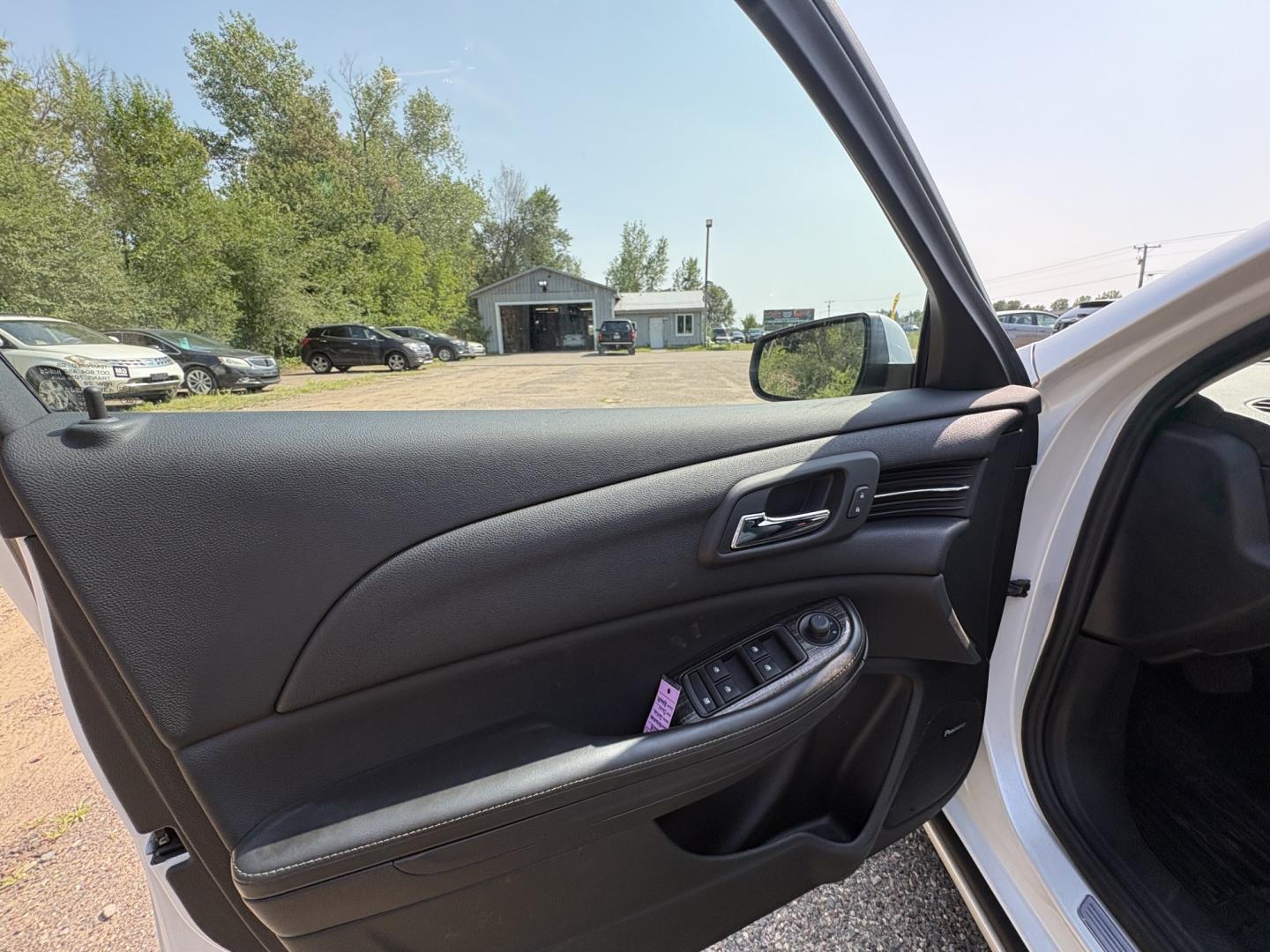 2016 Chevrolet Malibu Limited LTZ (1G11E5SA0GF) with an 2.5L L4 DOHC 16V engine, 6A transmission, located at 17255 hwy 65 NE, Ham Lake, MN, 55304, 0.000000, 0.000000- Photo#8