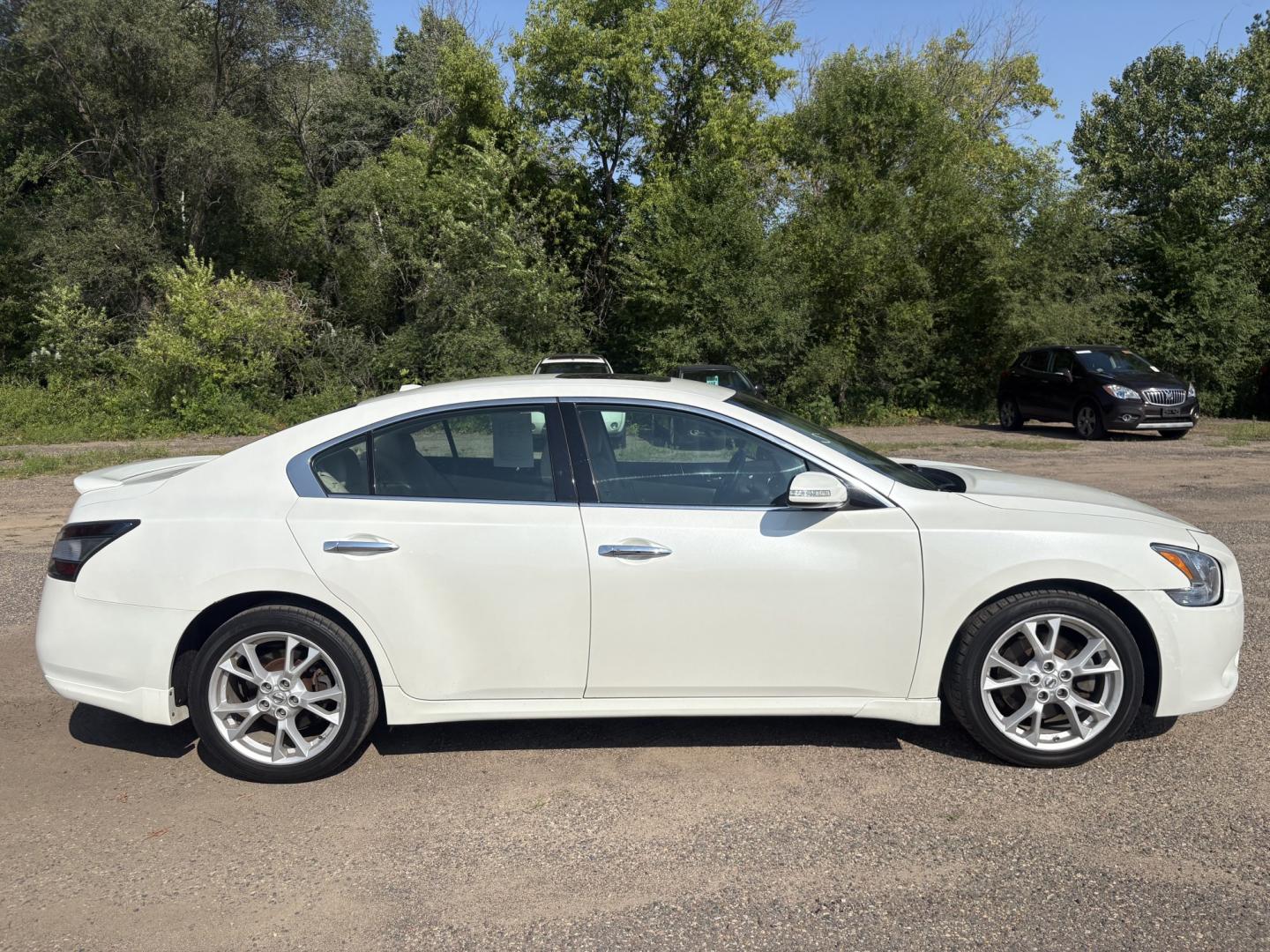 2013 Nissan Maxima SV (1N4AA5AP2DC) with an 3.5L V6 DOHC 24V engine, Continuously Variable Transmission transmission, located at 17255 hwy 65 NE, Ham Lake, MN, 55304, 0.000000, 0.000000- Photo#5