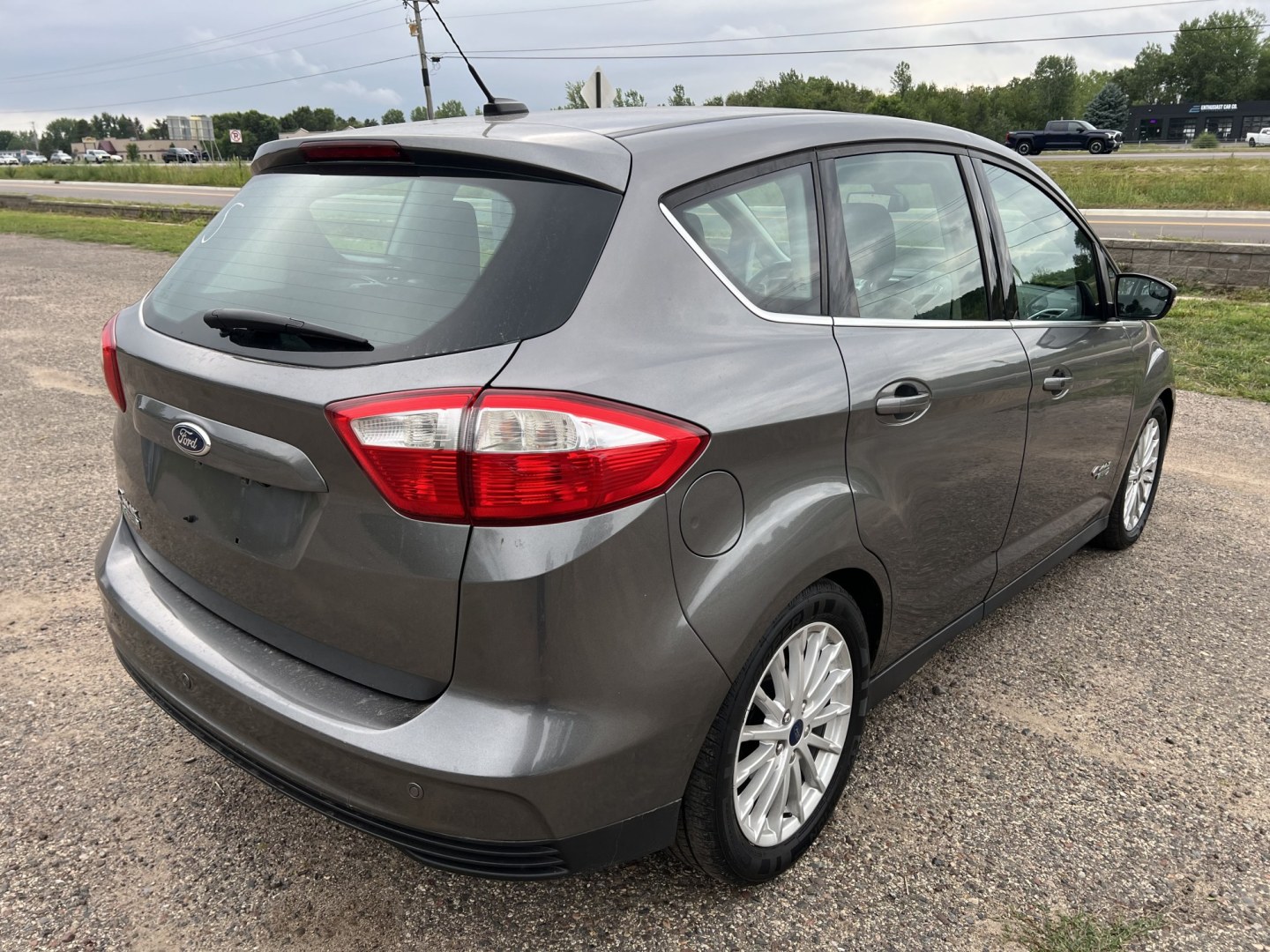 2013 Ford C-Max Hybrid SEL (1FADP5CU8DL) with an 2.0L L4 DOHC 16V HYBRID engine, Continuously Variable Transmission transmission, located at 17255 hwy 65 NE, Ham Lake, MN, 55304, 0.000000, 0.000000- Photo#4