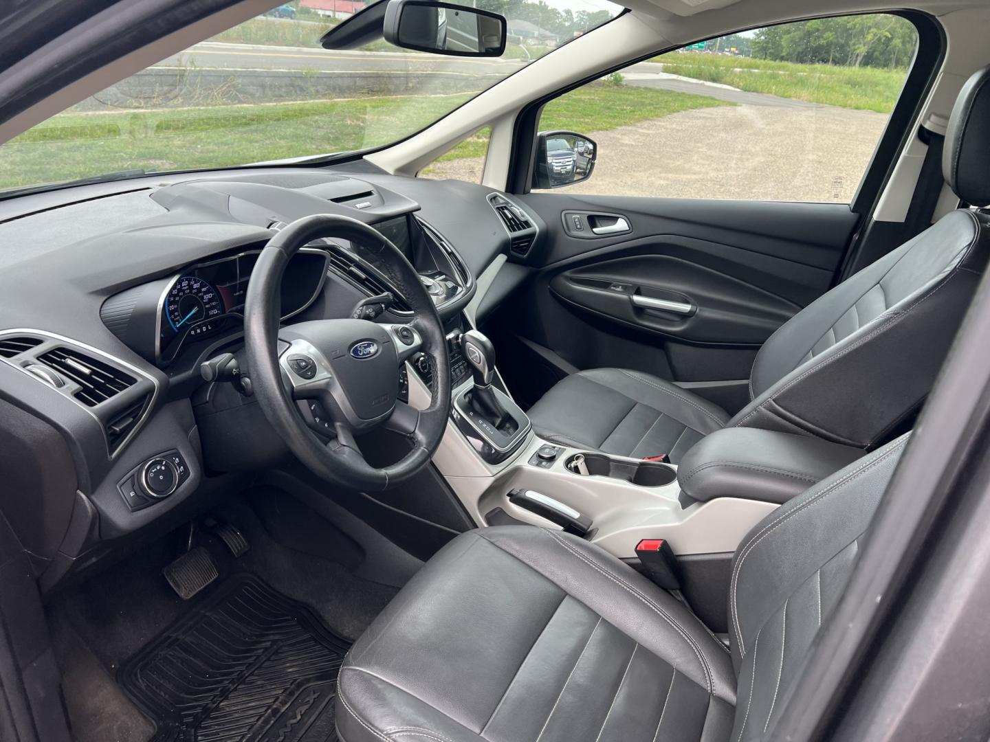 2013 Ford C-Max Hybrid SEL (1FADP5CU8DL) with an 2.0L L4 DOHC 16V HYBRID engine, Continuously Variable Transmission transmission, located at 17255 hwy 65 NE, Ham Lake, MN, 55304, 0.000000, 0.000000- Photo#9
