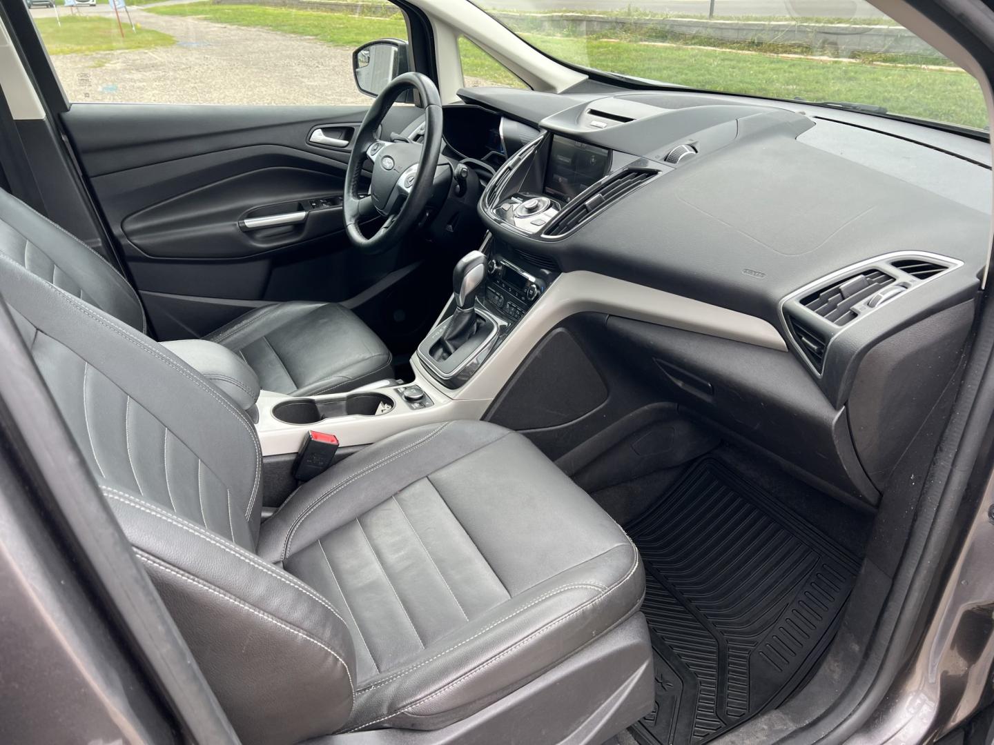 2013 Ford C-Max Hybrid SEL (1FADP5CU8DL) with an 2.0L L4 DOHC 16V HYBRID engine, Continuously Variable Transmission transmission, located at 17255 hwy 65 NE, Ham Lake, MN, 55304, 0.000000, 0.000000- Photo#13
