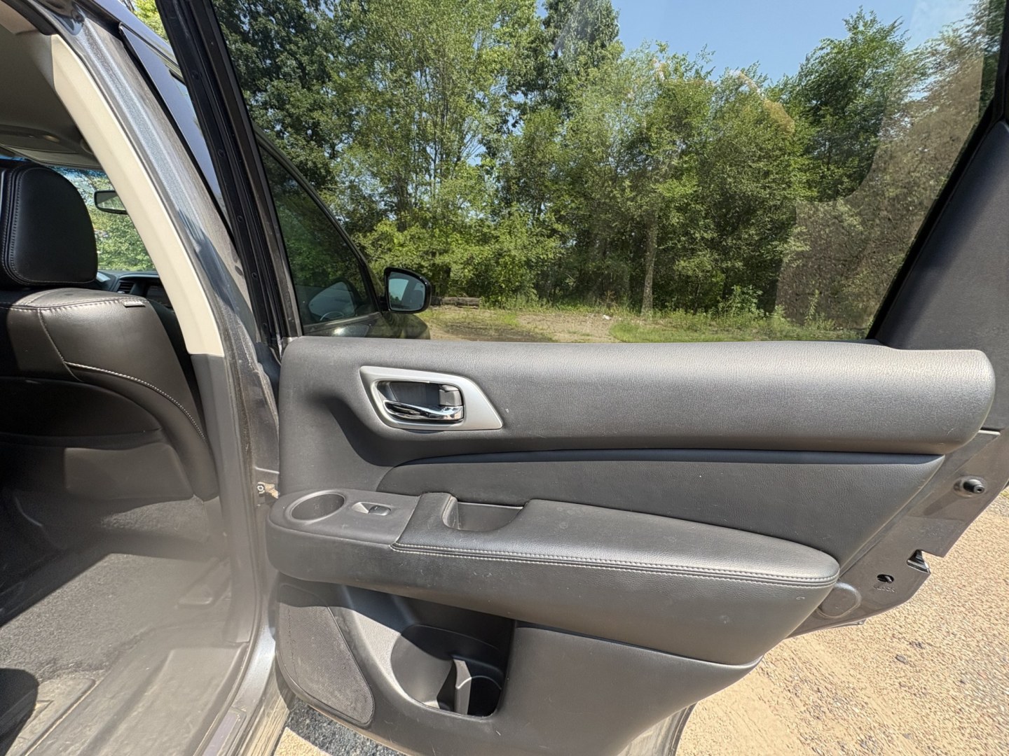 2014 Nissan Pathfinder S 4WD (5N1AR2MM5EC) with an 3.5L V6 DOHC 24V engine, Continuously Variable Transmission transmission, located at 17255 hwy 65 NE, Ham Lake, MN, 55304, 0.000000, 0.000000- Photo#12