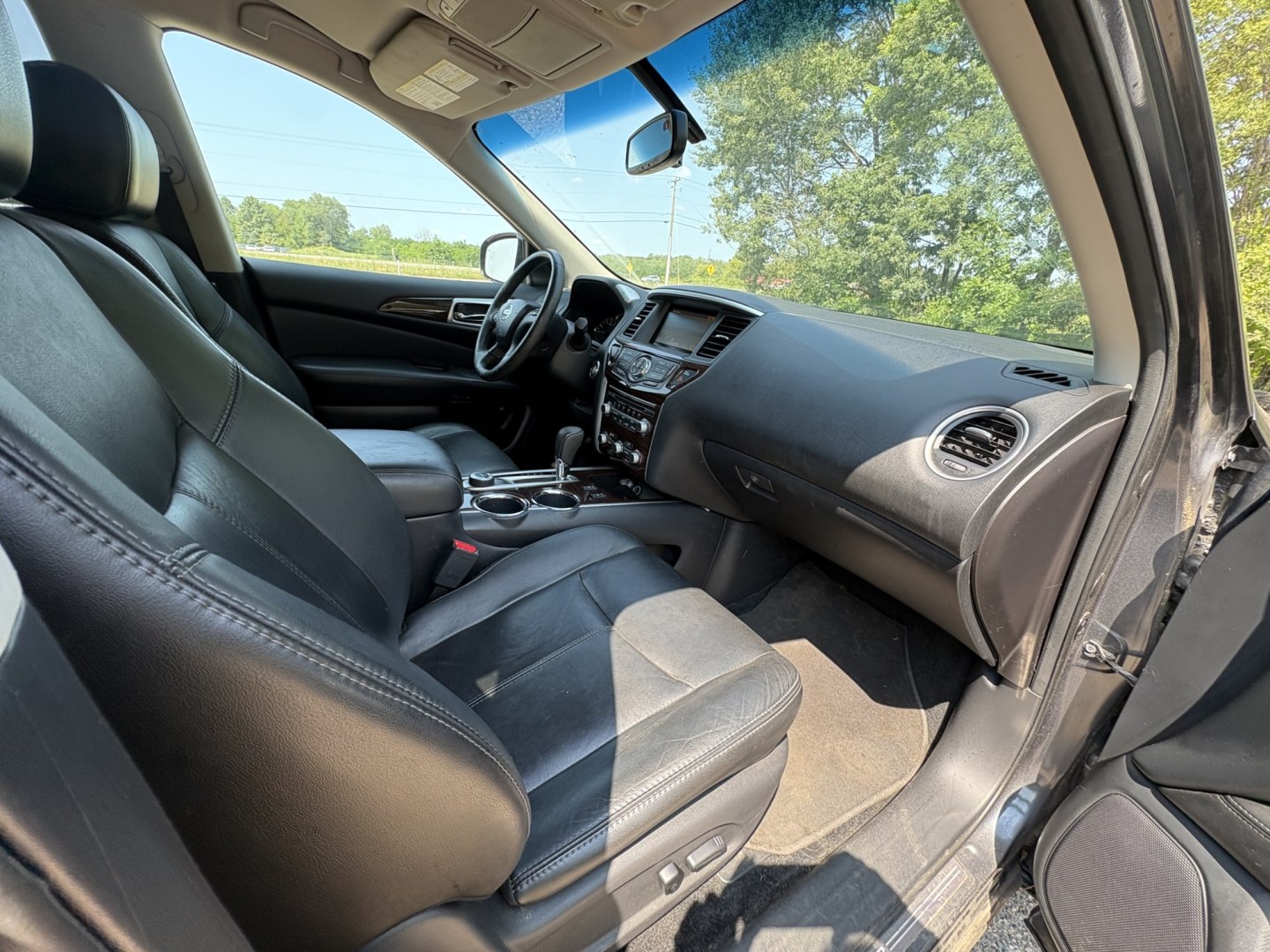 2014 Nissan Pathfinder S 4WD (5N1AR2MM5EC) with an 3.5L V6 DOHC 24V engine, Continuously Variable Transmission transmission, located at 17255 hwy 65 NE, Ham Lake, MN, 55304, 0.000000, 0.000000- Photo#16