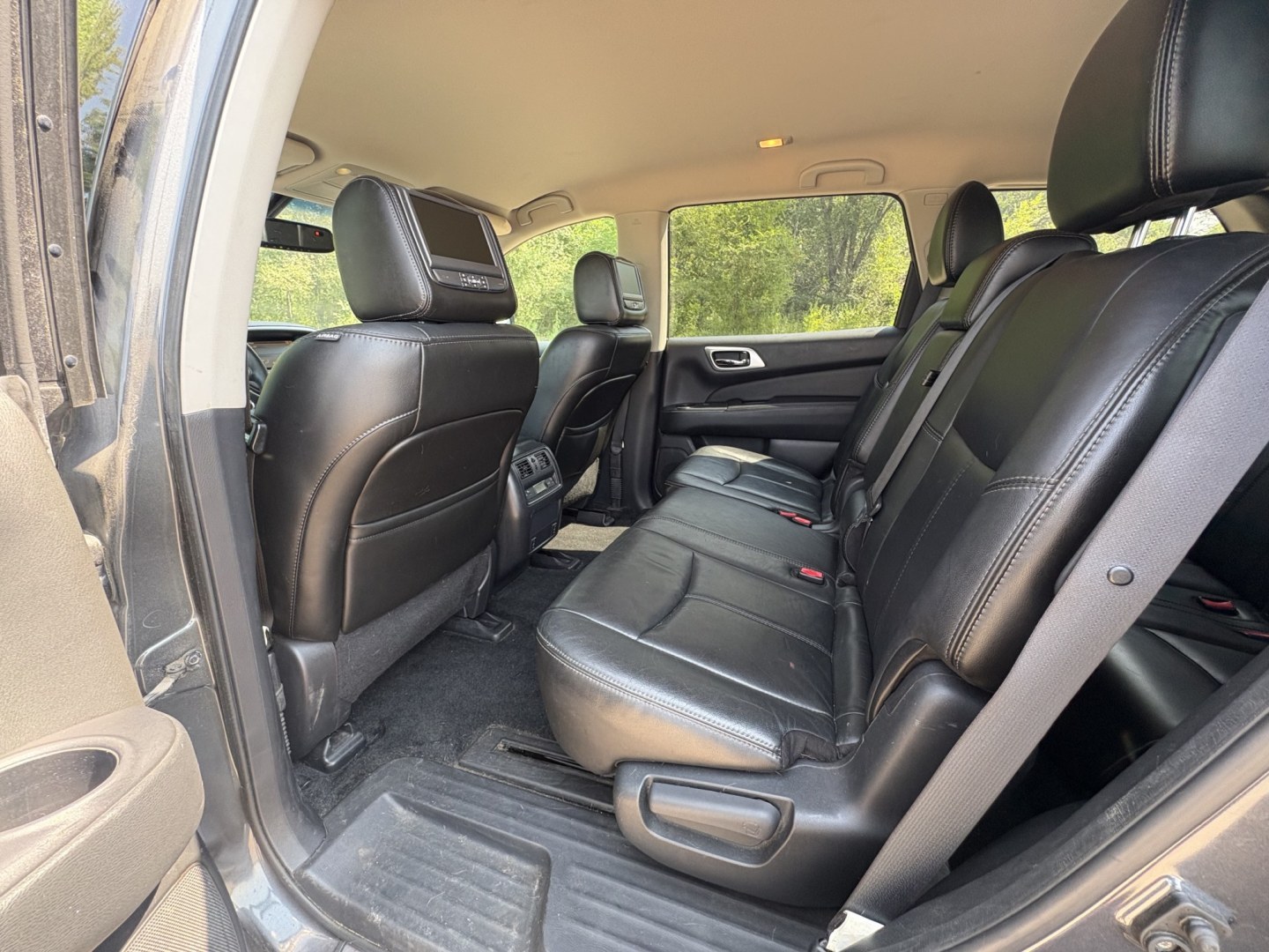 2014 Nissan Pathfinder S 4WD (5N1AR2MM5EC) with an 3.5L V6 DOHC 24V engine, Continuously Variable Transmission transmission, located at 17255 hwy 65 NE, Ham Lake, MN, 55304, 0.000000, 0.000000- Photo#11