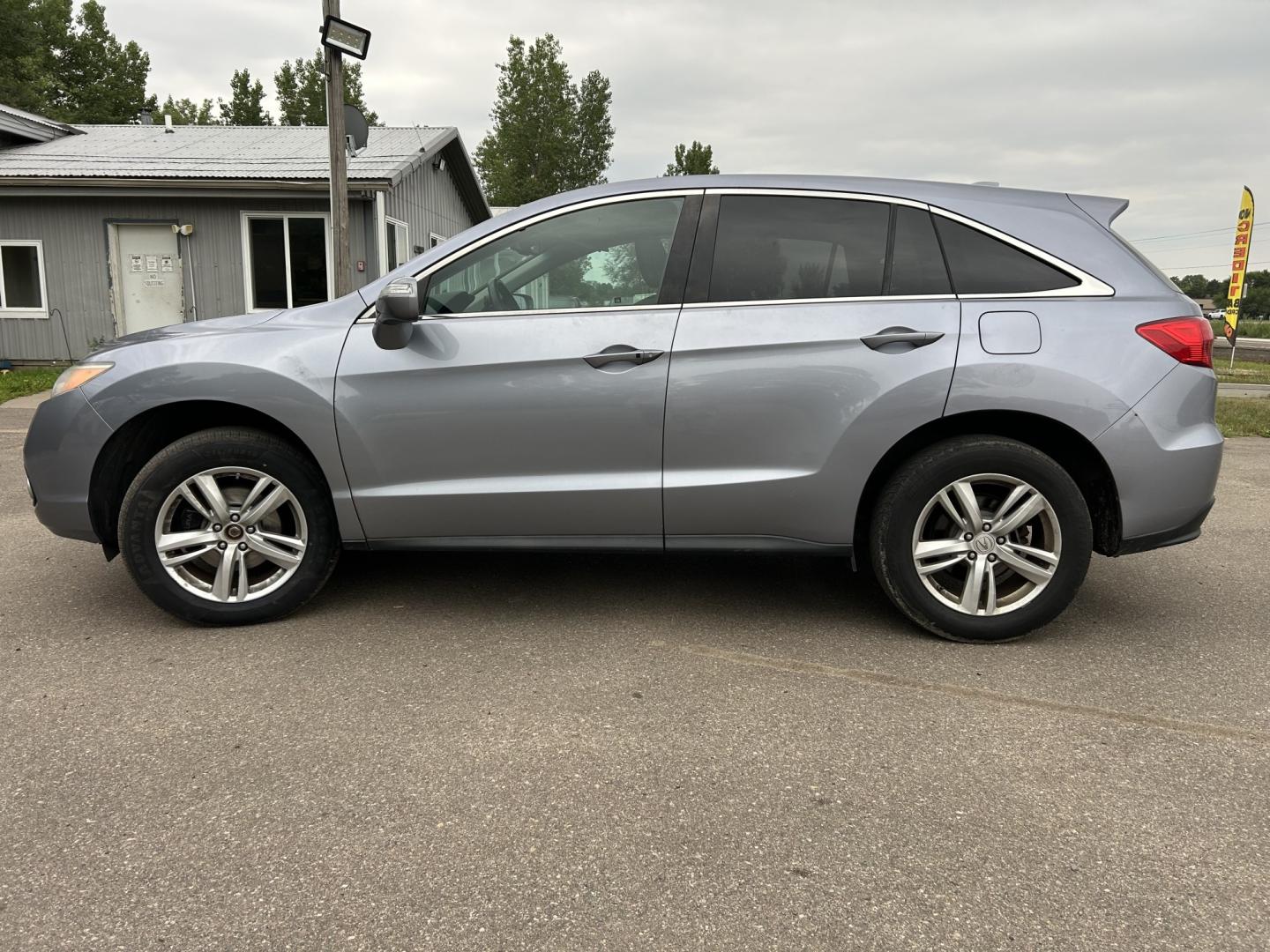 2014 Acura RDX 6-Spd AT AWD w/ Technology Package (5J8TB4H55EL) with an 2.3L L4 DOHC 16V engine, 6-Speed Automatic transmission, located at 17255 hwy 65 NE, Ham Lake, MN, 55304, 0.000000, 0.000000- Photo#3