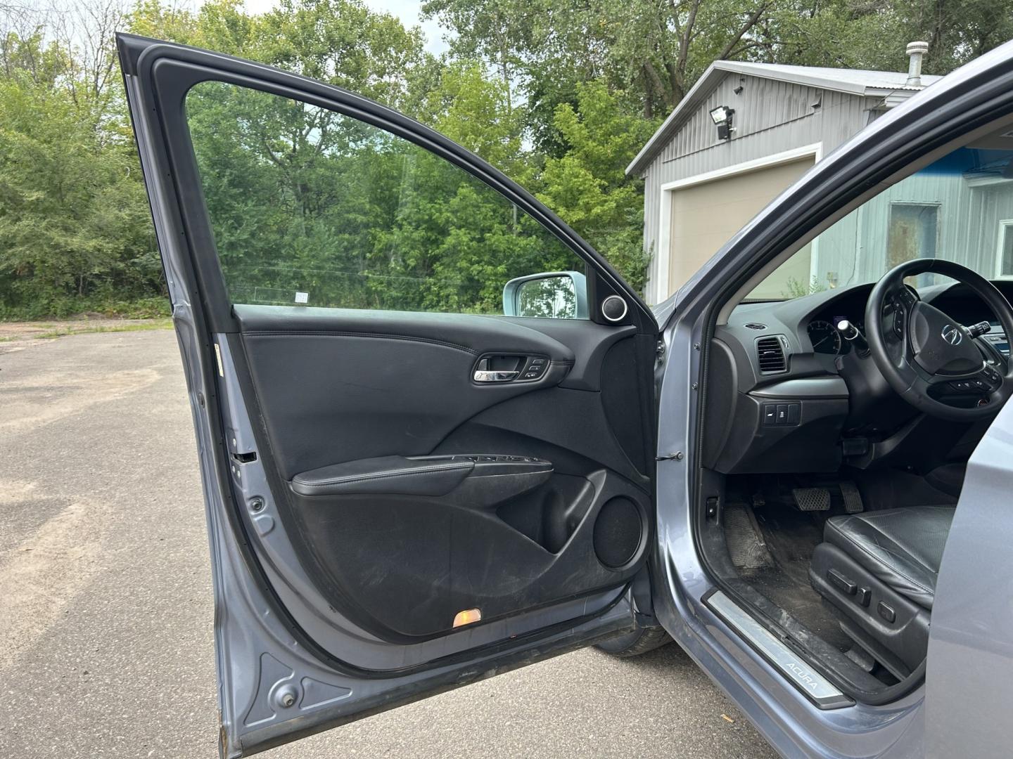 2014 Acura RDX 6-Spd AT AWD w/ Technology Package (5J8TB4H55EL) with an 2.3L L4 DOHC 16V engine, 6-Speed Automatic transmission, located at 17255 hwy 65 NE, Ham Lake, MN, 55304, 0.000000, 0.000000- Photo#8