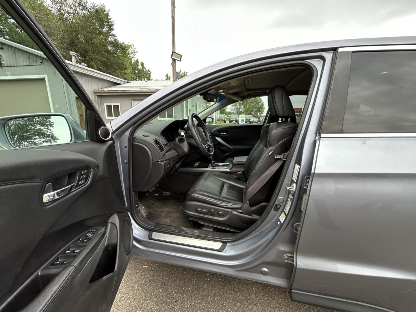 2014 Acura RDX 6-Spd AT AWD w/ Technology Package (5J8TB4H55EL) with an 2.3L L4 DOHC 16V engine, 6-Speed Automatic transmission, located at 17255 hwy 65 NE, Ham Lake, MN, 55304, 0.000000, 0.000000- Photo#9