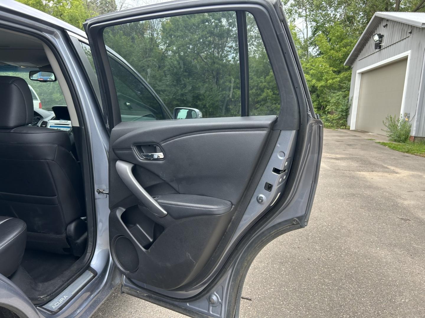 2014 Acura RDX 6-Spd AT AWD w/ Technology Package (5J8TB4H55EL) with an 2.3L L4 DOHC 16V engine, 6-Speed Automatic transmission, located at 17255 hwy 65 NE, Ham Lake, MN, 55304, 0.000000, 0.000000- Photo#12