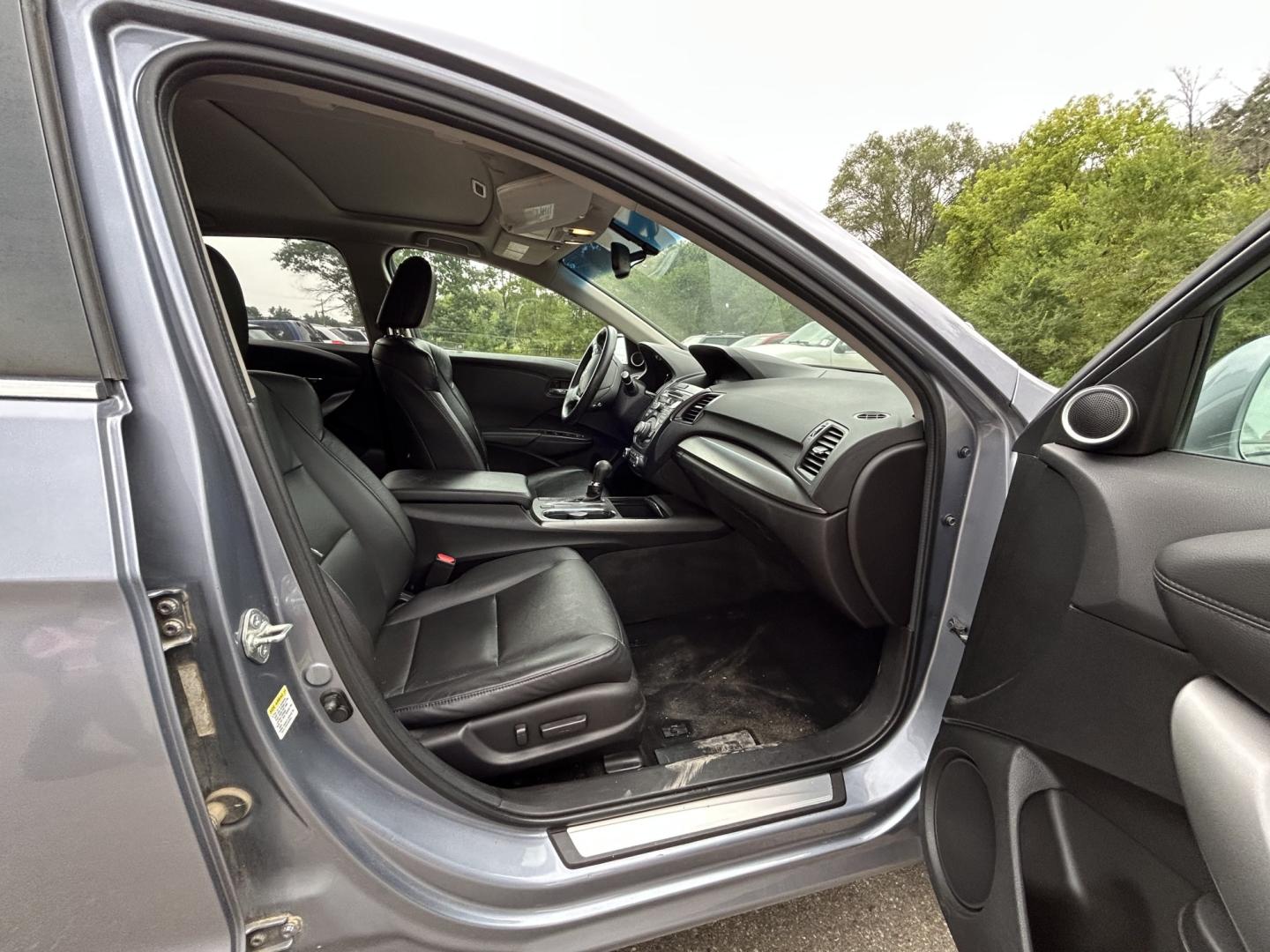 2014 Acura RDX 6-Spd AT AWD w/ Technology Package (5J8TB4H55EL) with an 2.3L L4 DOHC 16V engine, 6-Speed Automatic transmission, located at 17255 hwy 65 NE, Ham Lake, MN, 55304, 0.000000, 0.000000- Photo#15