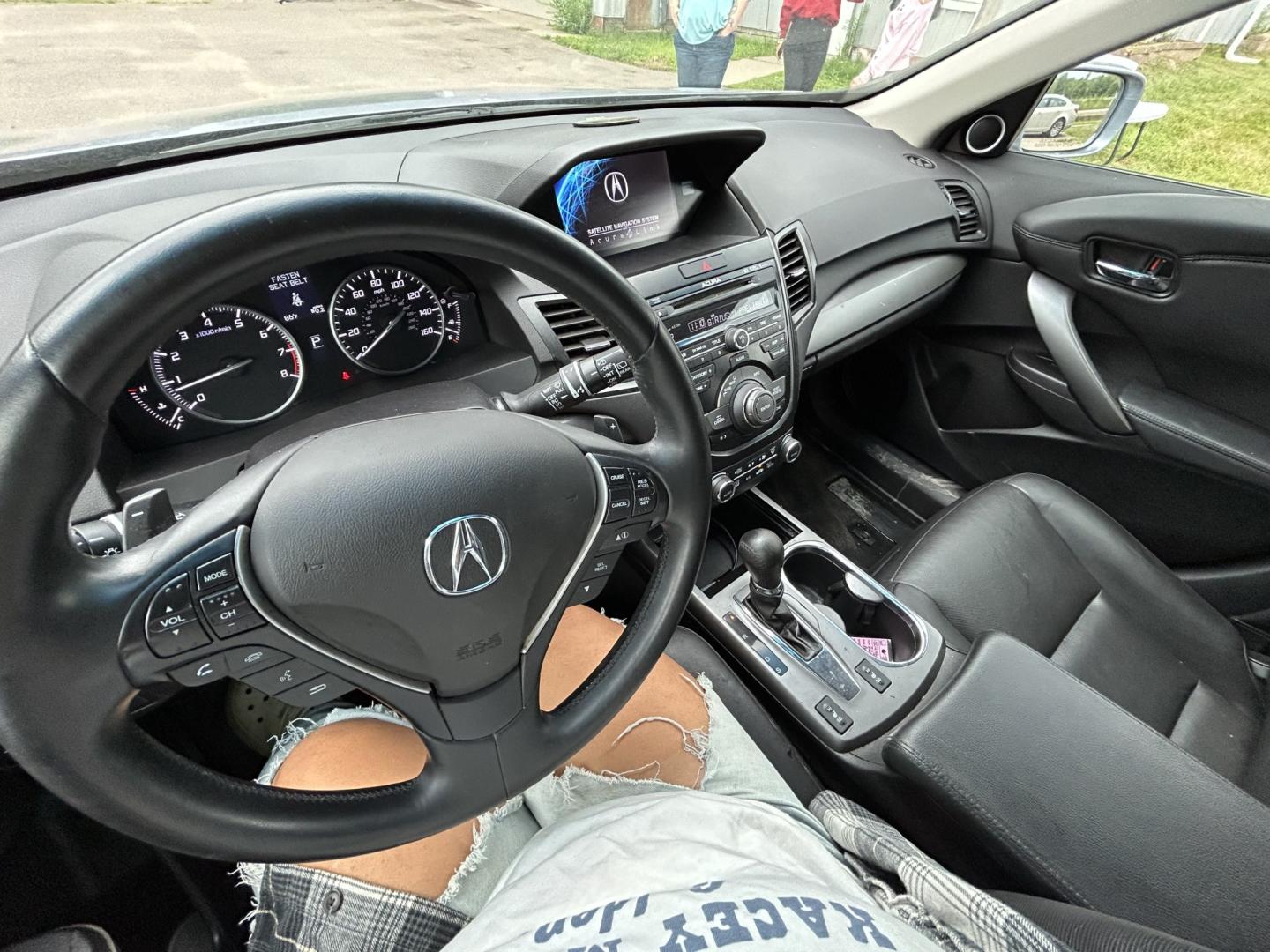 2014 Acura RDX 6-Spd AT AWD w/ Technology Package (5J8TB4H55EL) with an 2.3L L4 DOHC 16V engine, 6-Speed Automatic transmission, located at 17255 hwy 65 NE, Ham Lake, MN, 55304, 0.000000, 0.000000- Photo#16