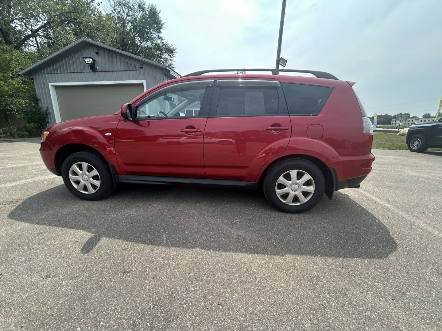 2013 Mitsubishi Outlander ES 2WD (JA4AS2AW1DU) with an 2.4L L4 DOHC 16V engine, 6-Speed Automatic transmission, located at 17255 hwy 65 NE, Ham Lake, MN, 55304, 0.000000, 0.000000- Photo#6