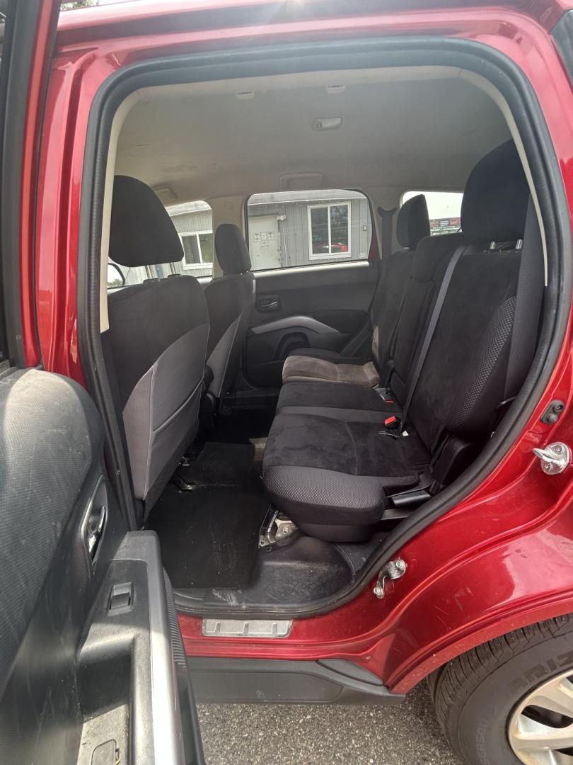 2013 Mitsubishi Outlander ES 2WD (JA4AS2AW1DU) with an 2.4L L4 DOHC 16V engine, 6-Speed Automatic transmission, located at 17255 hwy 65 NE, Ham Lake, MN, 55304, 0.000000, 0.000000- Photo#10