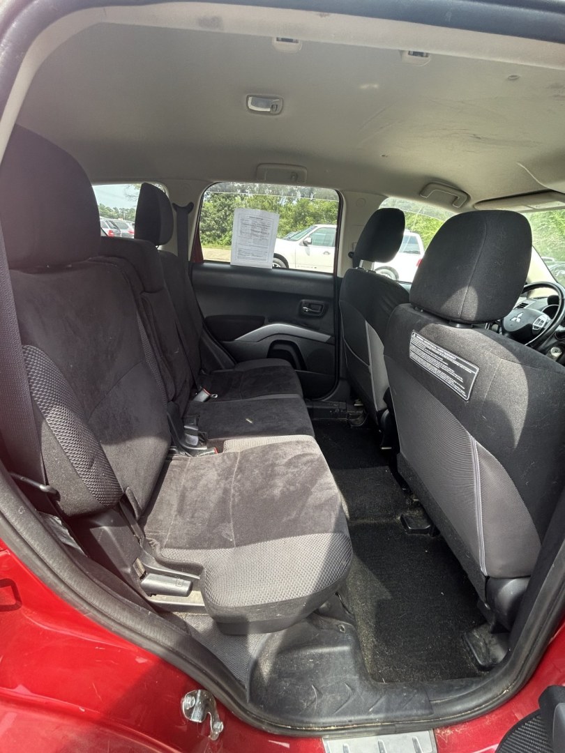 2013 Mitsubishi Outlander ES 2WD (JA4AS2AW1DU) with an 2.4L L4 DOHC 16V engine, 6-Speed Automatic transmission, located at 17255 hwy 65 NE, Ham Lake, MN, 55304, 0.000000, 0.000000- Photo#12
