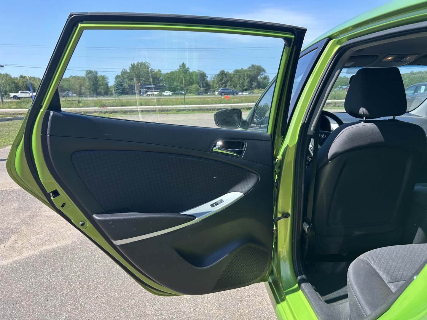 2013 Hyundai Accent SE 5-Door (KMHCU5AEXDU) with an 1.6L L4 DOHC 16V engine, located at 17255 hwy 65 NE, Ham Lake, MN, 55304, 0.000000, 0.000000- Photo#10