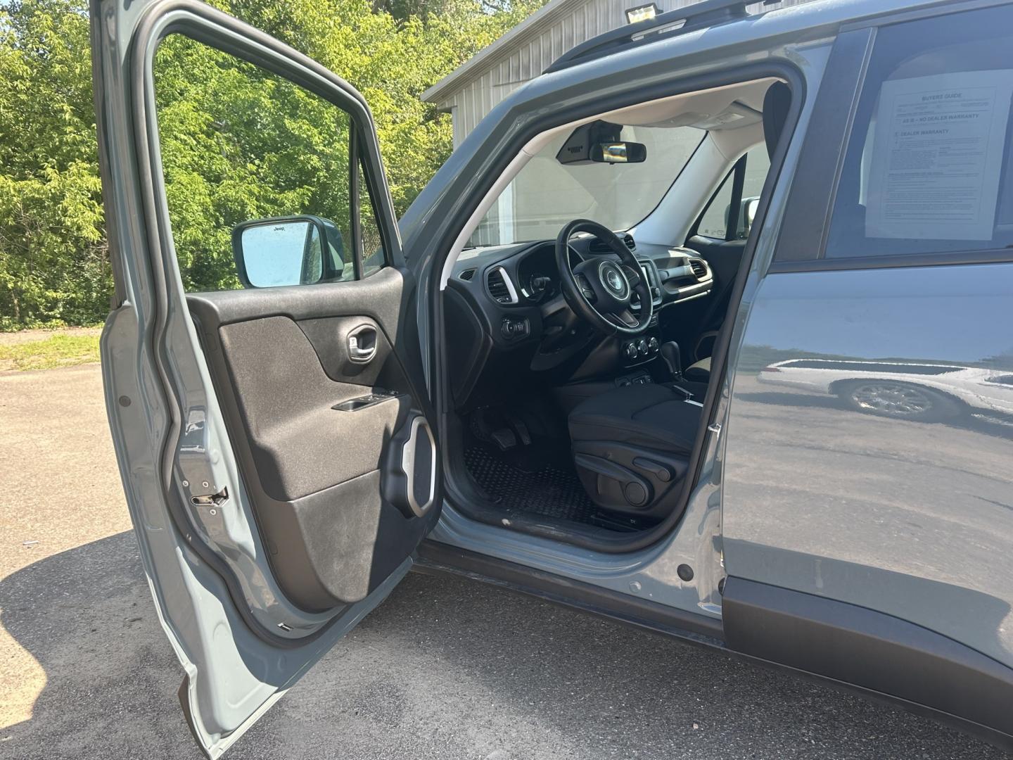 2017 Jeep Renegade Latitude 4WD (ZACCJBBB4HP) with an 2.4L L4 DOHC 16V engine, 6M transmission, located at 17255 hwy 65 NE, Ham Lake, MN, 55304, 0.000000, 0.000000- Photo#7