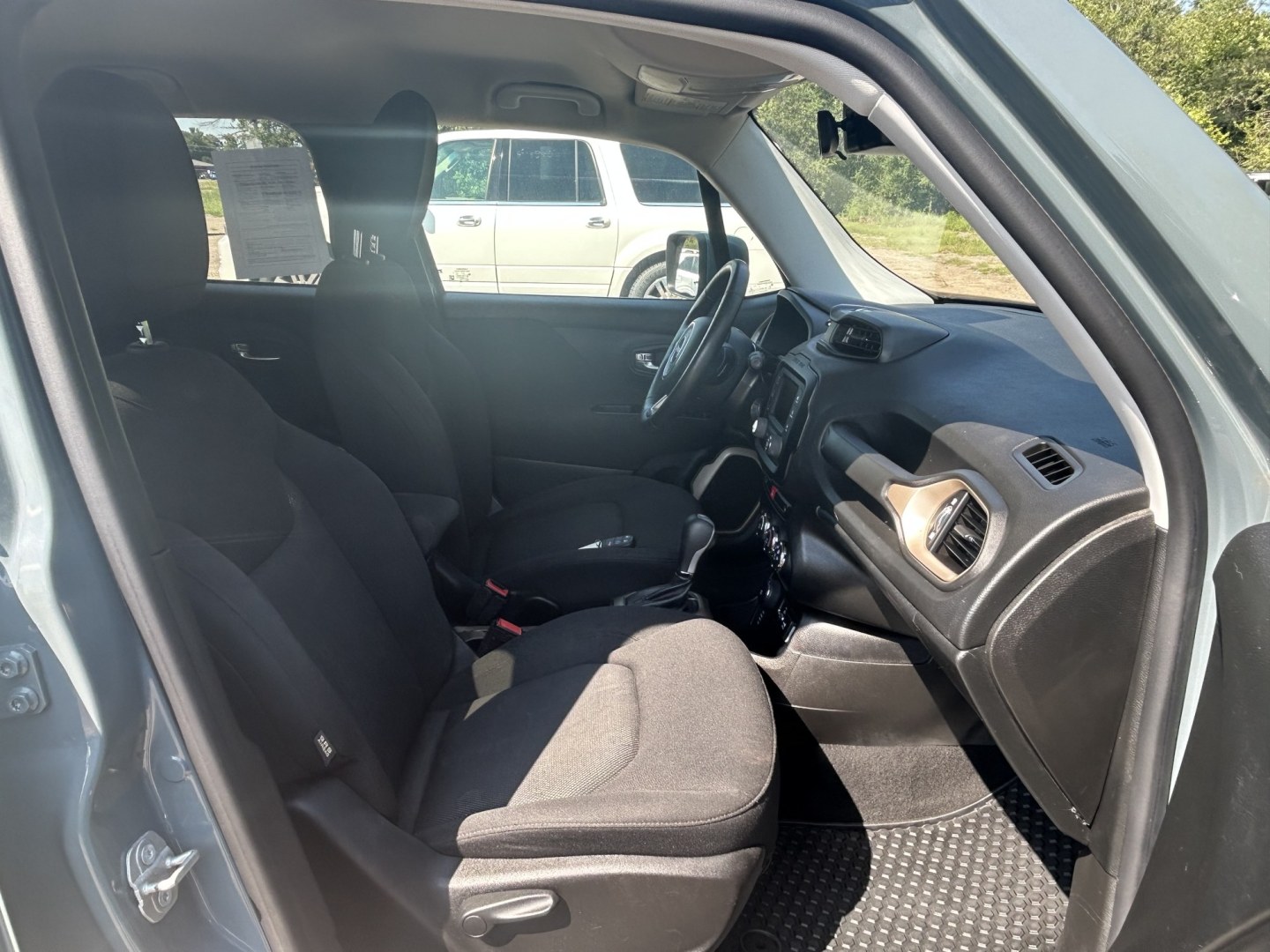 2017 Jeep Renegade Latitude 4WD (ZACCJBBB4HP) with an 2.4L L4 DOHC 16V engine, 6M transmission, located at 17255 hwy 65 NE, Ham Lake, MN, 55304, 0.000000, 0.000000- Photo#14