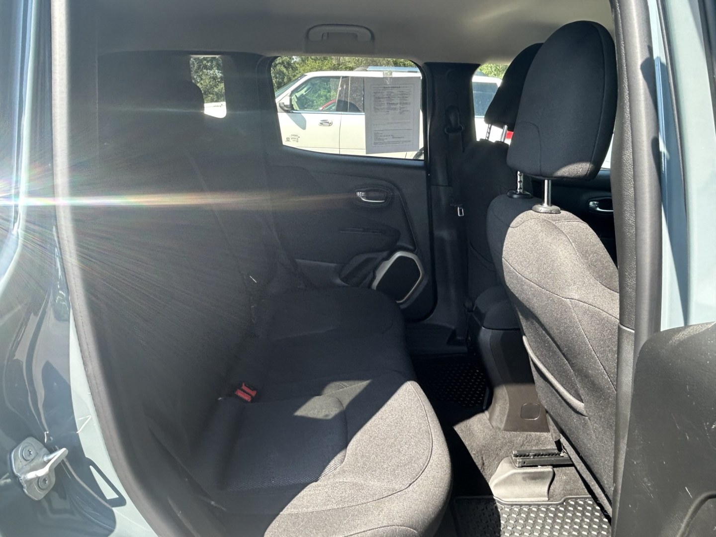 2017 Jeep Renegade Latitude 4WD (ZACCJBBB4HP) with an 2.4L L4 DOHC 16V engine, 6M transmission, located at 17255 hwy 65 NE, Ham Lake, MN, 55304, 0.000000, 0.000000- Photo#17
