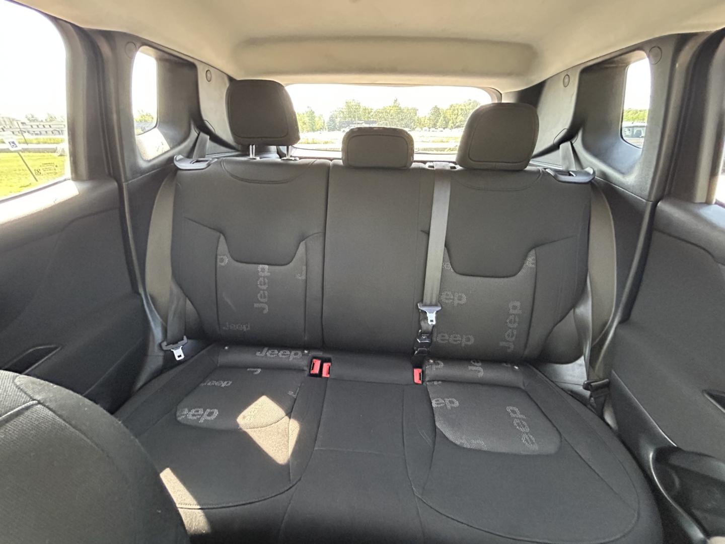 2017 Jeep Renegade Latitude 4WD (ZACCJBBB4HP) with an 2.4L L4 DOHC 16V engine, 6M transmission, located at 17255 hwy 65 NE, Ham Lake, MN, 55304, 0.000000, 0.000000- Photo#20
