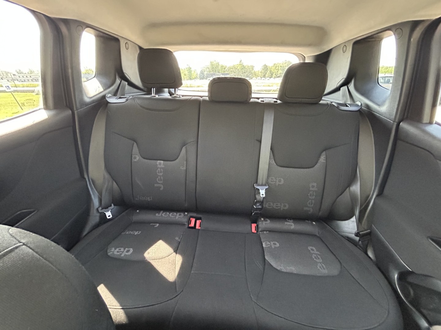 2017 Jeep Renegade Latitude 4WD (ZACCJBBB4HP) with an 2.4L L4 DOHC 16V engine, 6M transmission, located at 17255 hwy 65 NE, Ham Lake, MN, 55304, 0.000000, 0.000000- Photo#20