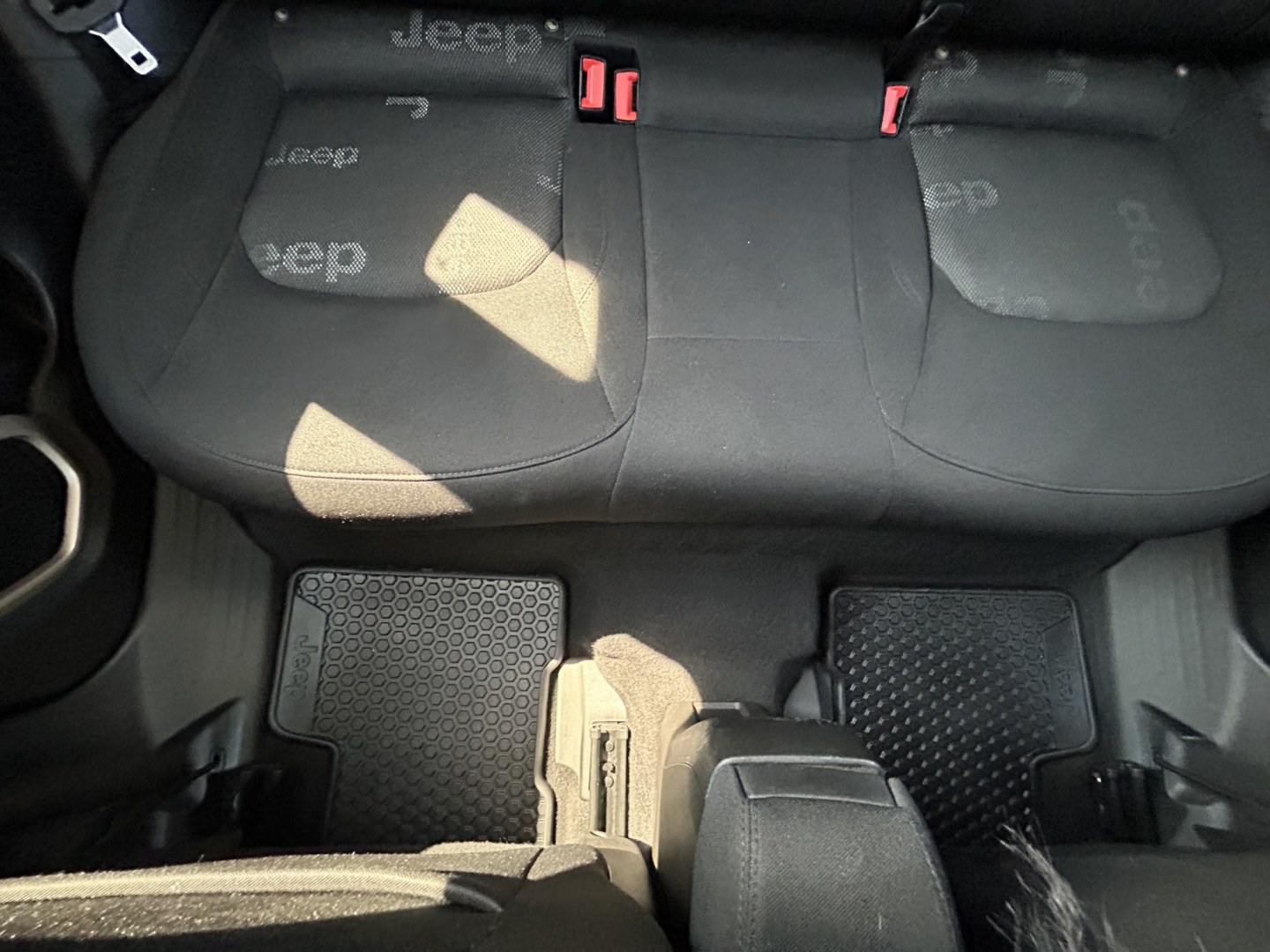 2017 Jeep Renegade Latitude 4WD (ZACCJBBB4HP) with an 2.4L L4 DOHC 16V engine, 6M transmission, located at 17255 hwy 65 NE, Ham Lake, MN, 55304, 0.000000, 0.000000- Photo#21