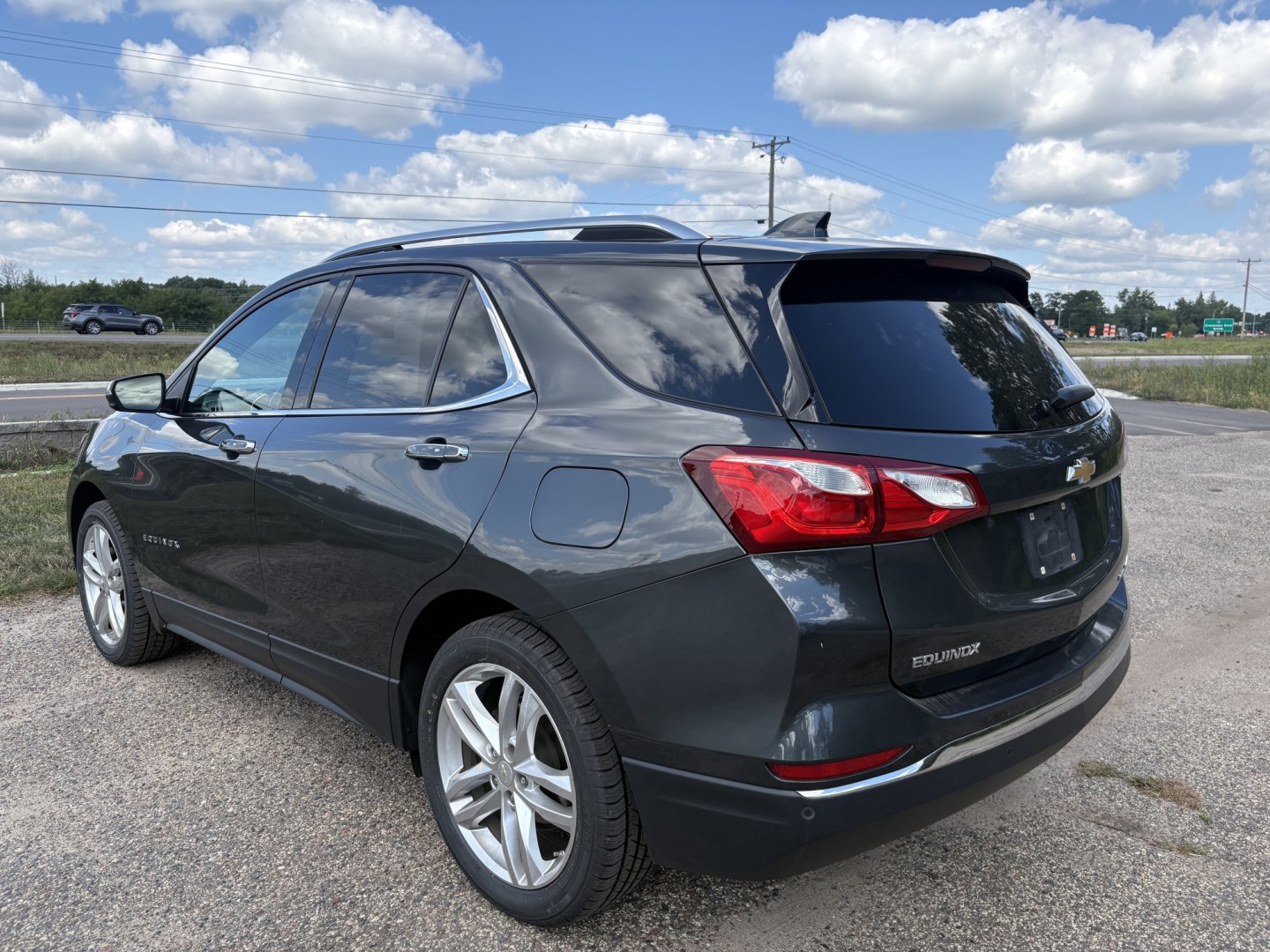 2018 Chevrolet Equinox Premier LT AWD (2GNAXVEV1J6) with an 1.5L L4 DIR DOHC 16V TURBO engine, 6A transmission, located at 17255 hwy 65 NE, Ham Lake, MN, 55304, 0.000000, 0.000000- Photo#2