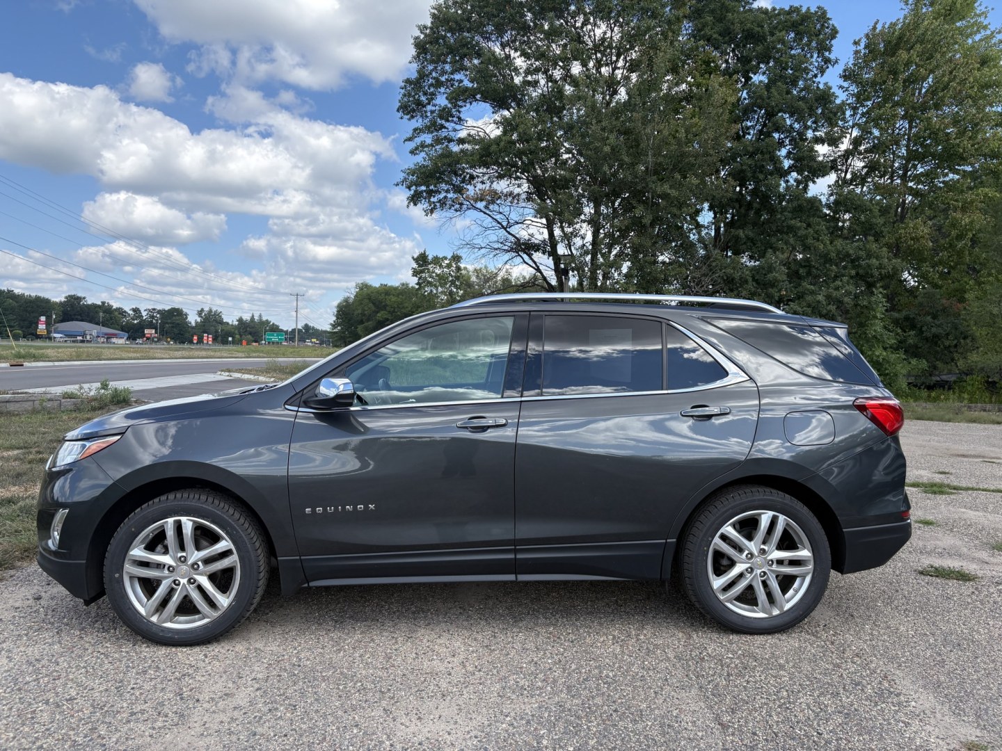 2018 Chevrolet Equinox Premier LT AWD (2GNAXVEV1J6) with an 1.5L L4 DIR DOHC 16V TURBO engine, 6A transmission, located at 17255 hwy 65 NE, Ham Lake, MN, 55304, 0.000000, 0.000000- Photo#1