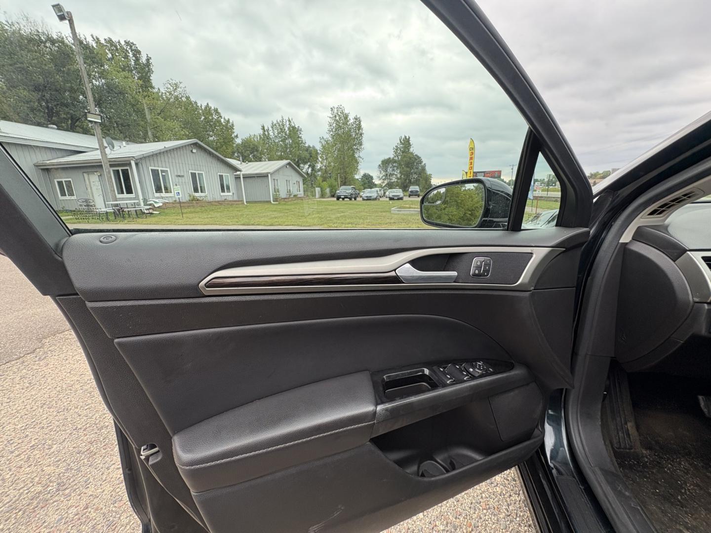 2014 Ford Fusion SE (3FA6P0HD4ER) with an 1.5L L4 DOHC 16V engine, located at 17255 hwy 65 NE, Ham Lake, MN, 55304, 0.000000, 0.000000- Photo#8