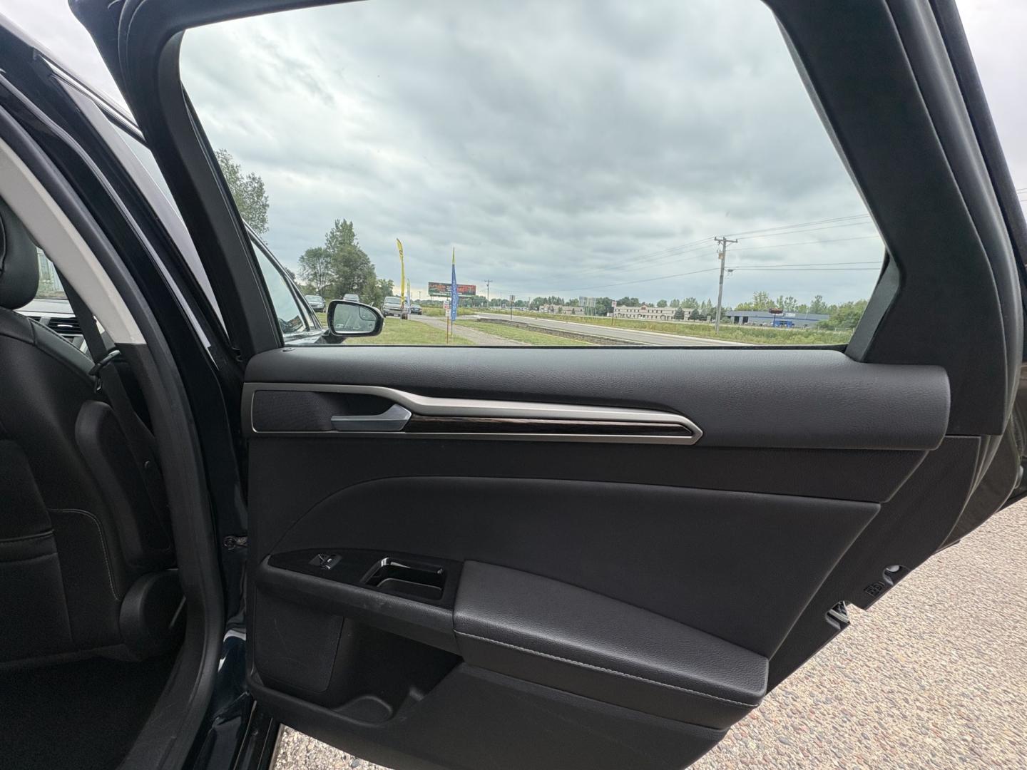 2014 Ford Fusion SE (3FA6P0HD4ER) with an 1.5L L4 DOHC 16V engine, located at 17255 hwy 65 NE, Ham Lake, MN, 55304, 0.000000, 0.000000- Photo#12