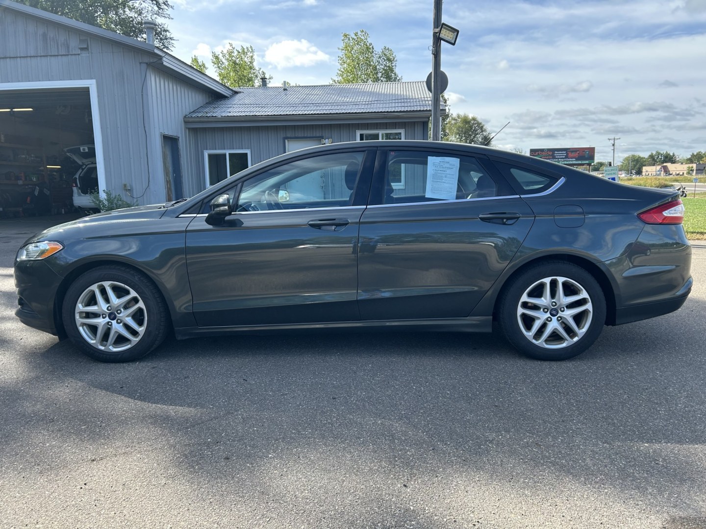 2015 Ford Fusion SE (3FA6P0H73FR) with an 2.5L L4 DOHC 16V engine, located at 17255 hwy 65 NE, Ham Lake, MN, 55304, 0.000000, 0.000000- Photo#7
