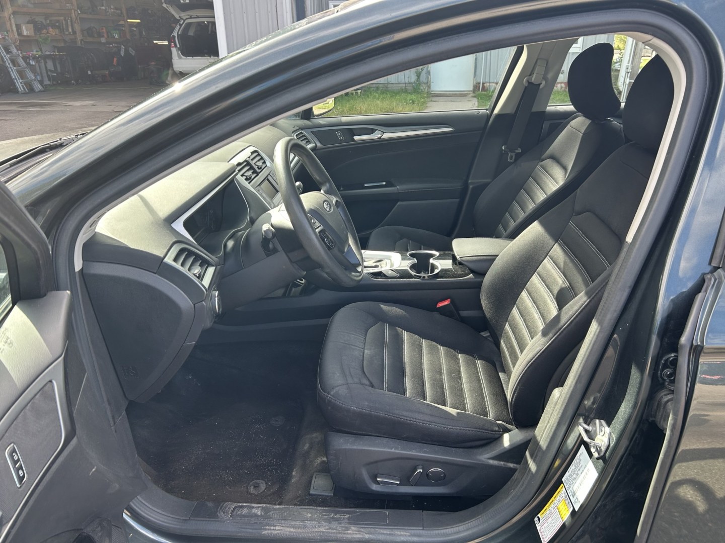 2015 Ford Fusion SE (3FA6P0H73FR) with an 2.5L L4 DOHC 16V engine, located at 17255 hwy 65 NE, Ham Lake, MN, 55304, 0.000000, 0.000000- Photo#12