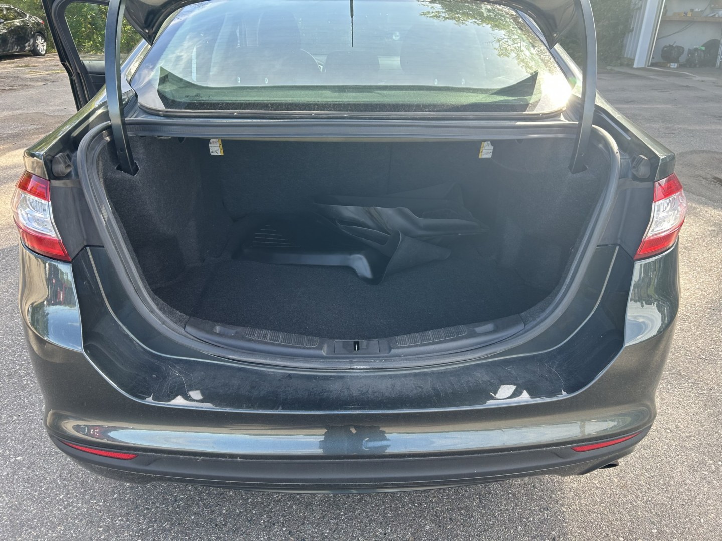 2015 Ford Fusion SE (3FA6P0H73FR) with an 2.5L L4 DOHC 16V engine, located at 17255 hwy 65 NE, Ham Lake, MN, 55304, 0.000000, 0.000000- Photo#8
