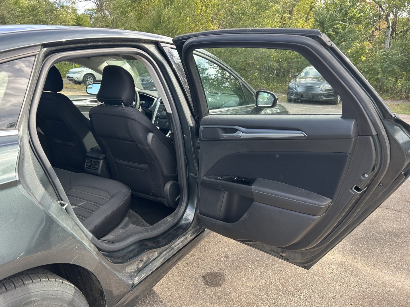 2015 Ford Fusion SE (3FA6P0H73FR) with an 2.5L L4 DOHC 16V engine, located at 17255 hwy 65 NE, Ham Lake, MN, 55304, 0.000000, 0.000000- Photo#15