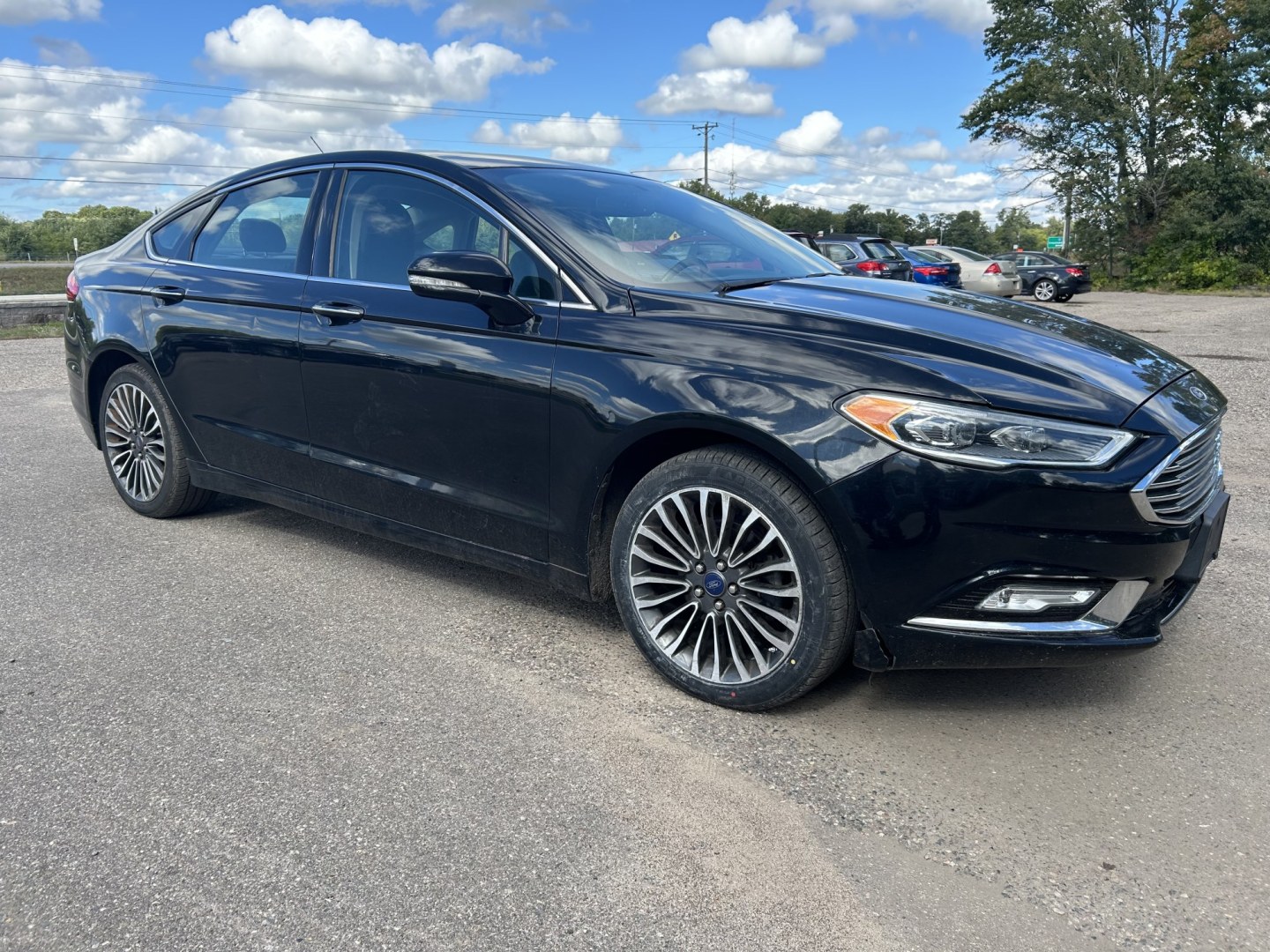 2017 Ford Fusion SE AWD (3FA6P0T9XHR) with an 2.0L L4 DOHC 16V engine, 6A transmission, located at 17255 hwy 65 NE, Ham Lake, MN, 55304, 0.000000, 0.000000- Photo#2