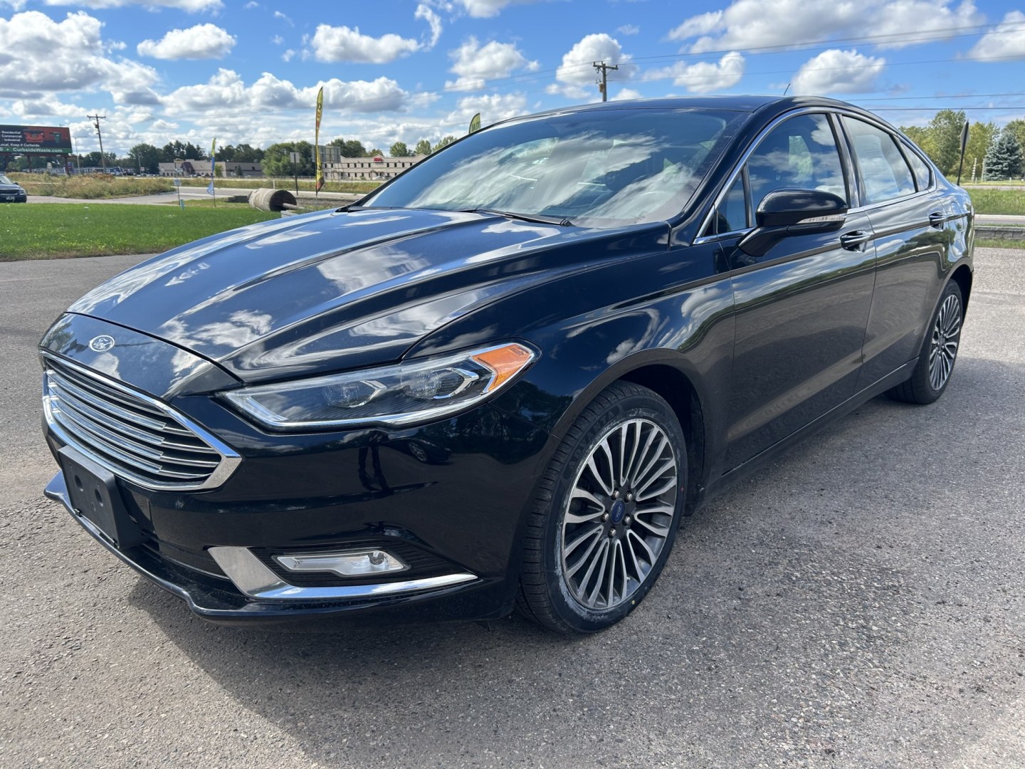 2017 Ford Fusion SE AWD (3FA6P0T9XHR) with an 2.0L L4 DOHC 16V engine, 6A transmission, located at 17255 hwy 65 NE, Ham Lake, MN, 55304, 0.000000, 0.000000- Photo#0