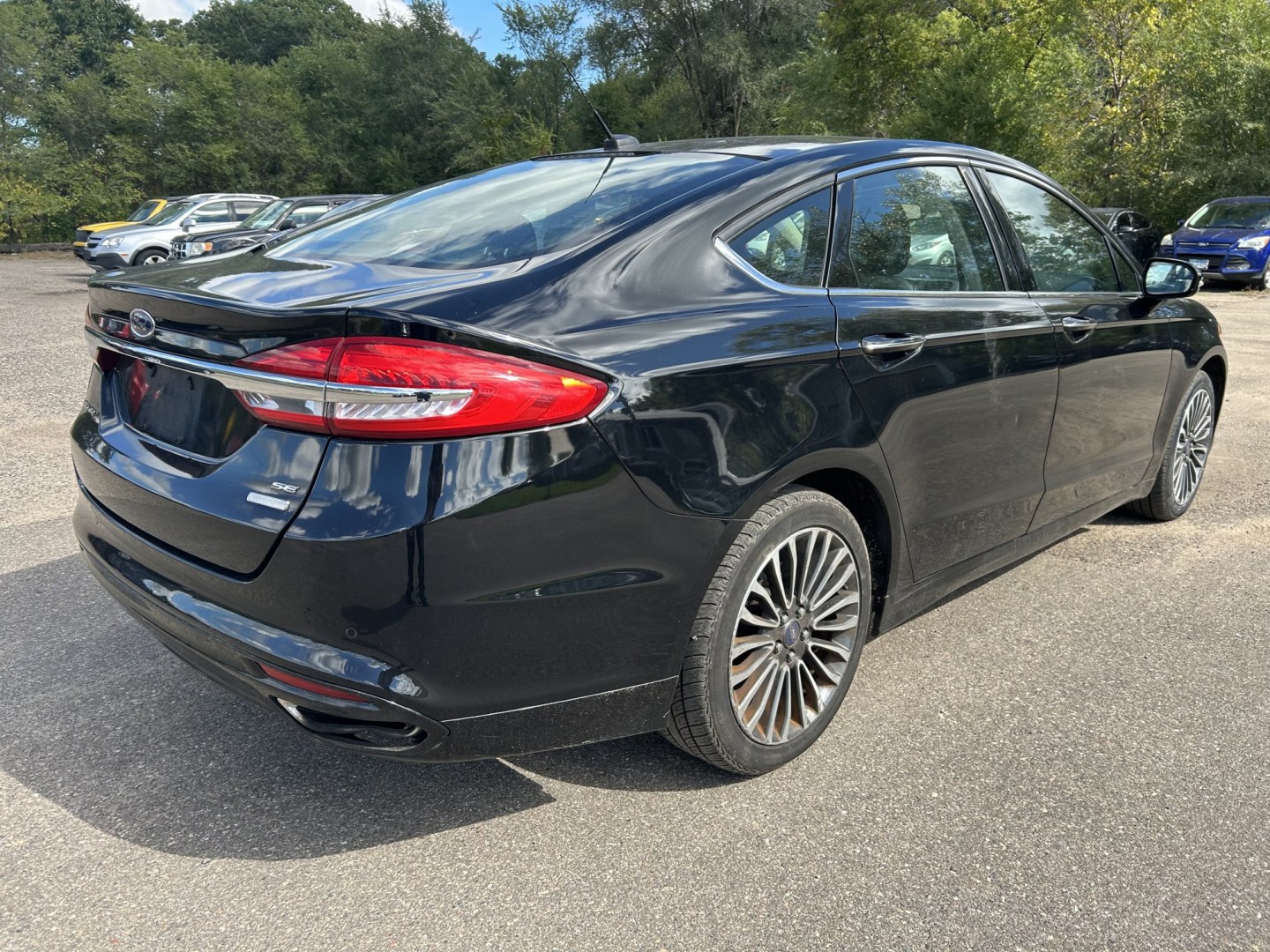 2017 Ford Fusion SE AWD (3FA6P0T9XHR) with an 2.0L L4 DOHC 16V engine, 6A transmission, located at 17255 hwy 65 NE, Ham Lake, MN, 55304, 0.000000, 0.000000- Photo#4