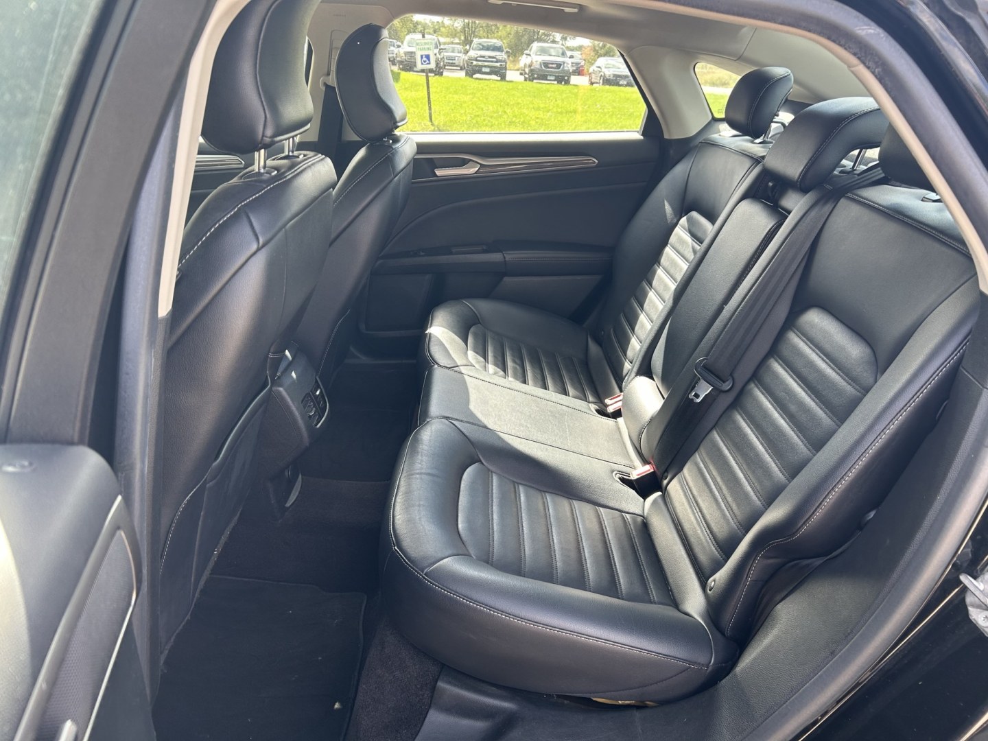 2017 Ford Fusion SE AWD (3FA6P0T9XHR) with an 2.0L L4 DOHC 16V engine, 6A transmission, located at 17255 hwy 65 NE, Ham Lake, MN, 55304, 0.000000, 0.000000- Photo#11