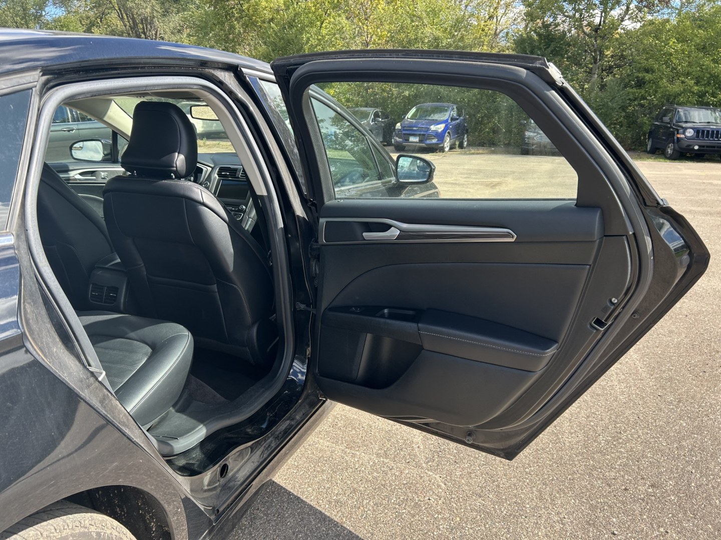 2017 Ford Fusion SE AWD (3FA6P0T9XHR) with an 2.0L L4 DOHC 16V engine, 6A transmission, located at 17255 hwy 65 NE, Ham Lake, MN, 55304, 0.000000, 0.000000- Photo#12