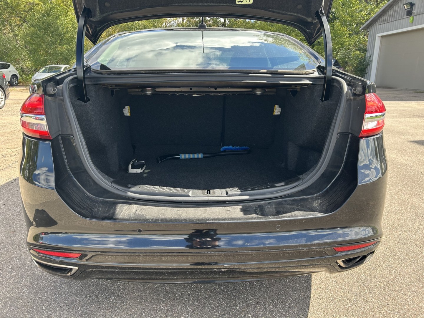 2017 Ford Fusion SE AWD (3FA6P0T9XHR) with an 2.0L L4 DOHC 16V engine, 6A transmission, located at 17255 hwy 65 NE, Ham Lake, MN, 55304, 0.000000, 0.000000- Photo#16