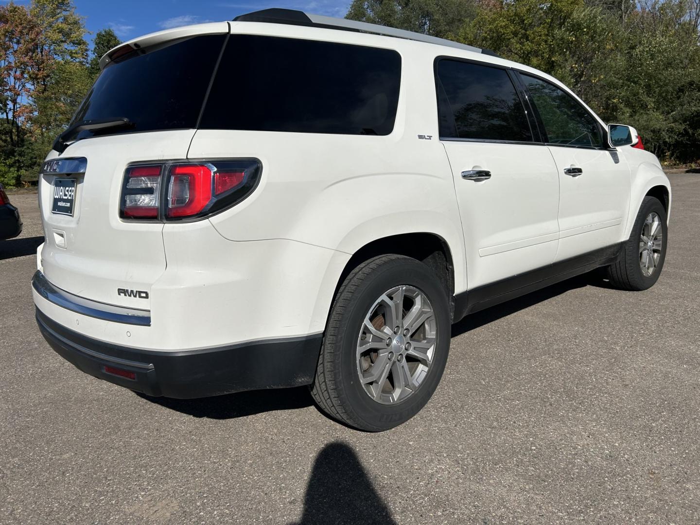 2015 GMC Acadia SLT-1 AWD (1GKKVRKD5FJ) with an 3.6L V6 DOHC 24V engine, 6A transmission, located at 17255 hwy 65 NE, Ham Lake, MN, 55304, 0.000000, 0.000000- Photo#4