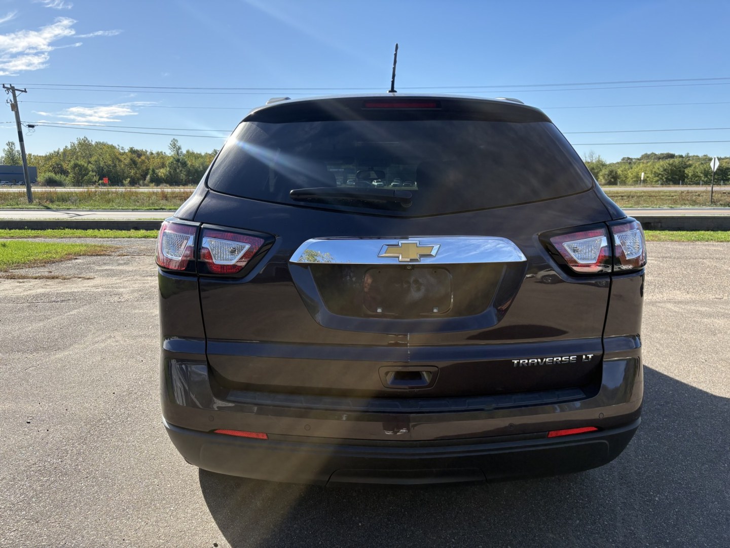 2015 Chevrolet Traverse 1LT FWD (1GNKRGKD0FJ) with an 3.6L V6 DOHC 24V engine, 6A transmission, located at 17255 hwy 65 NE, Ham Lake, MN, 55304, 0.000000, 0.000000- Photo#3