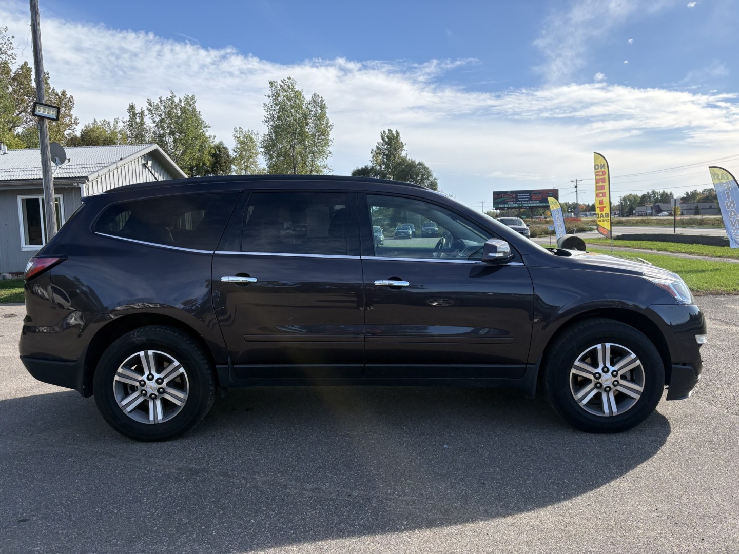 2015 Chevrolet Traverse 1LT FWD (1GNKRGKD0FJ) with an 3.6L V6 DOHC 24V engine, 6A transmission, located at 17255 hwy 65 NE, Ham Lake, MN, 55304, 0.000000, 0.000000- Photo#5