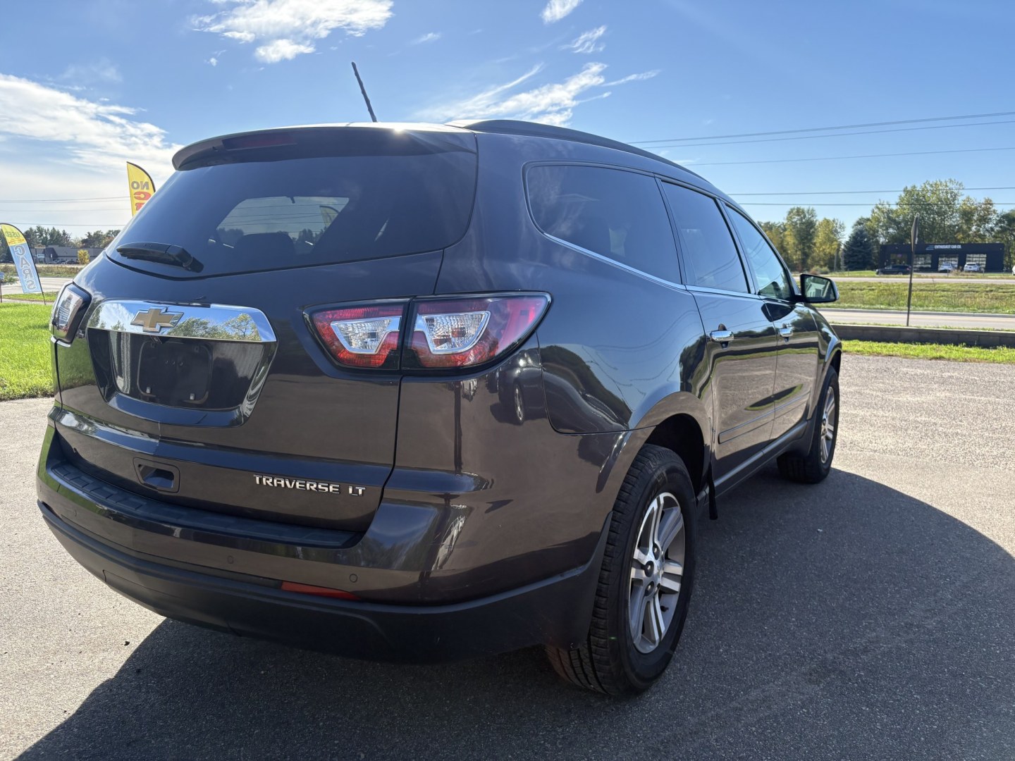 2015 Chevrolet Traverse 1LT FWD (1GNKRGKD0FJ) with an 3.6L V6 DOHC 24V engine, 6A transmission, located at 17255 hwy 65 NE, Ham Lake, MN, 55304, 0.000000, 0.000000- Photo#4