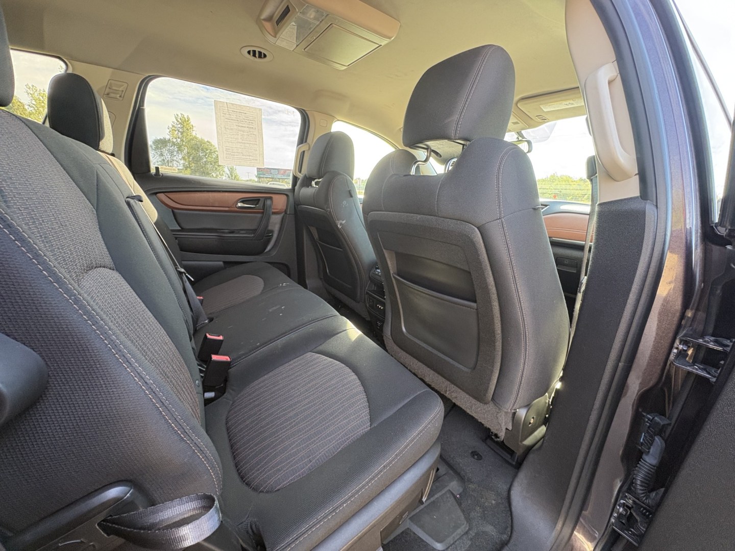 2015 Chevrolet Traverse 1LT FWD (1GNKRGKD0FJ) with an 3.6L V6 DOHC 24V engine, 6A transmission, located at 17255 hwy 65 NE, Ham Lake, MN, 55304, 0.000000, 0.000000- Photo#14