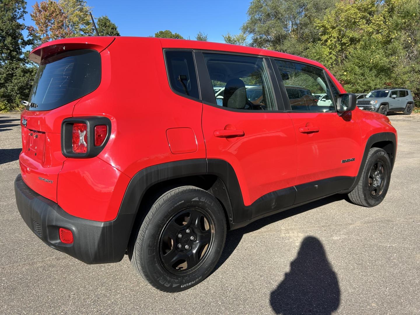 2019 Jeep Renegade Sport (ZACNJAAB7KP) with an 2.4L L4 DOHC 16V engine, 9A transmission, located at 17255 hwy 65 NE, Ham Lake, MN, 55304, 0.000000, 0.000000- Photo#4