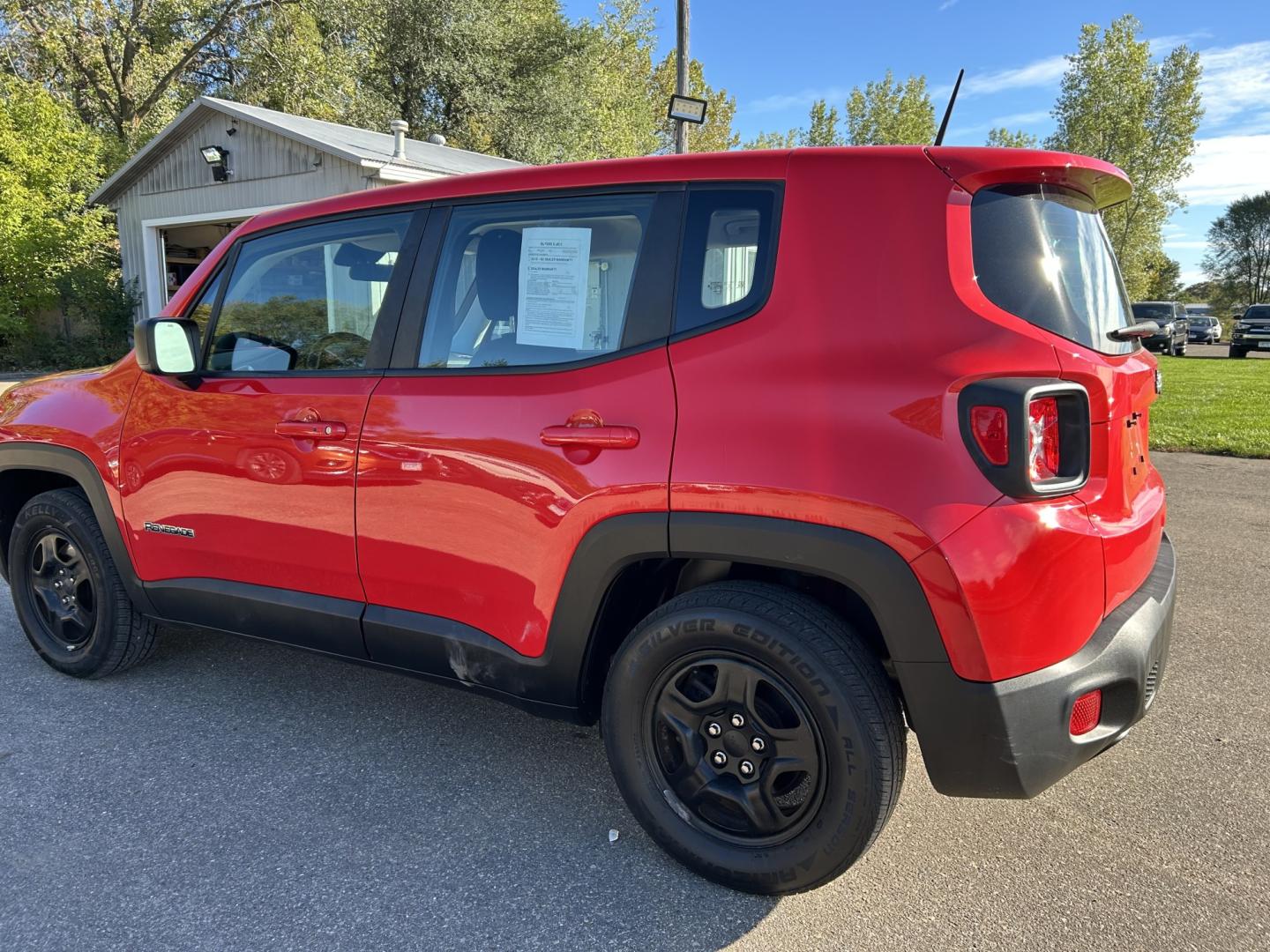 2019 Jeep Renegade Sport (ZACNJAAB7KP) with an 2.4L L4 DOHC 16V engine, 9A transmission, located at 17255 hwy 65 NE, Ham Lake, MN, 55304, 0.000000, 0.000000- Photo#6