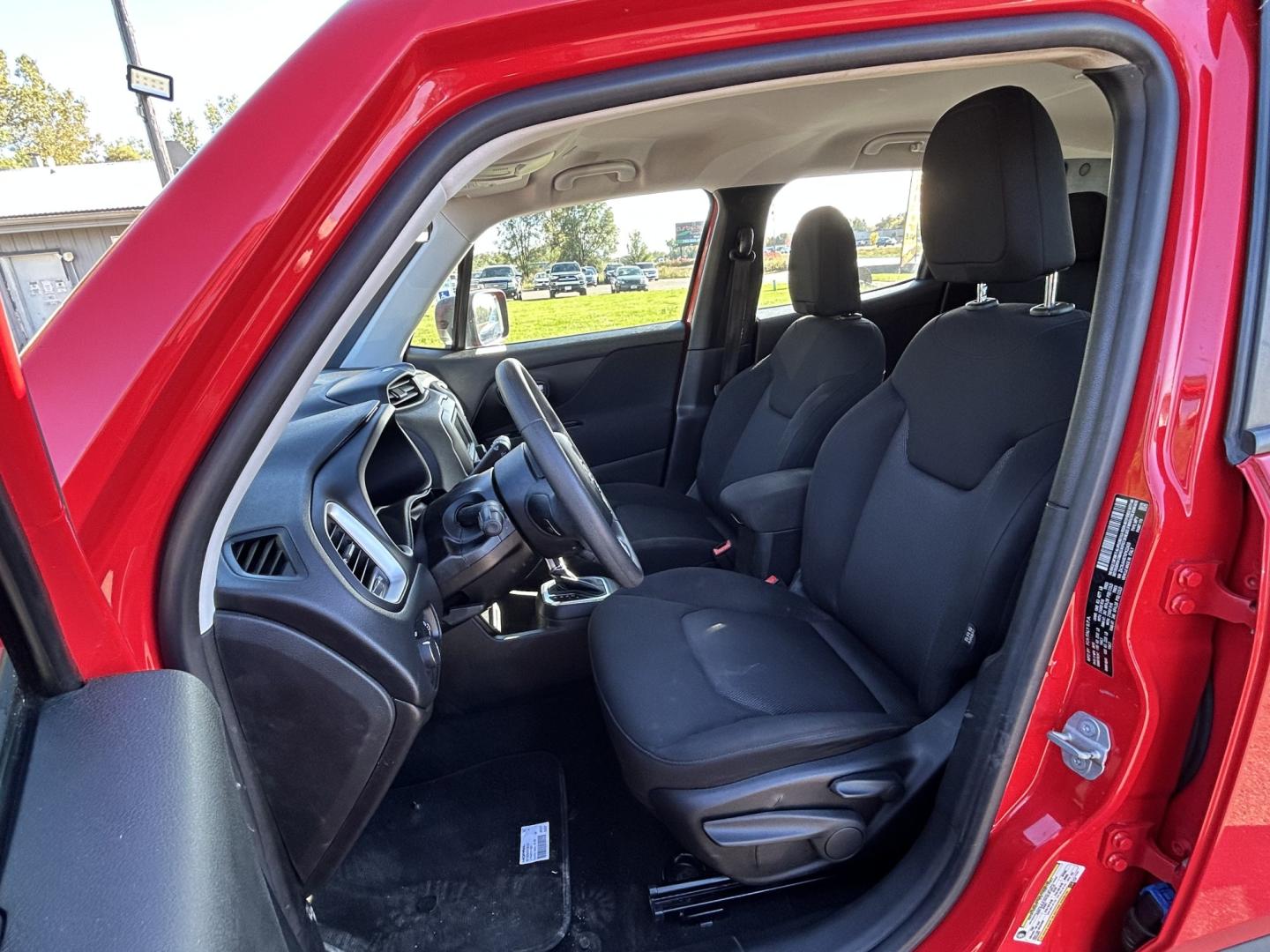 2019 Jeep Renegade Sport (ZACNJAAB7KP) with an 2.4L L4 DOHC 16V engine, 9A transmission, located at 17255 hwy 65 NE, Ham Lake, MN, 55304, 0.000000, 0.000000- Photo#9