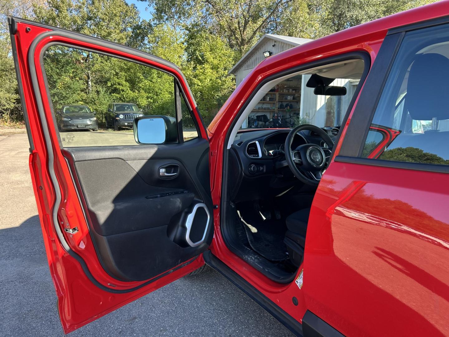 2019 Jeep Renegade Sport (ZACNJAAB7KP) with an 2.4L L4 DOHC 16V engine, 9A transmission, located at 17255 hwy 65 NE, Ham Lake, MN, 55304, 0.000000, 0.000000- Photo#8