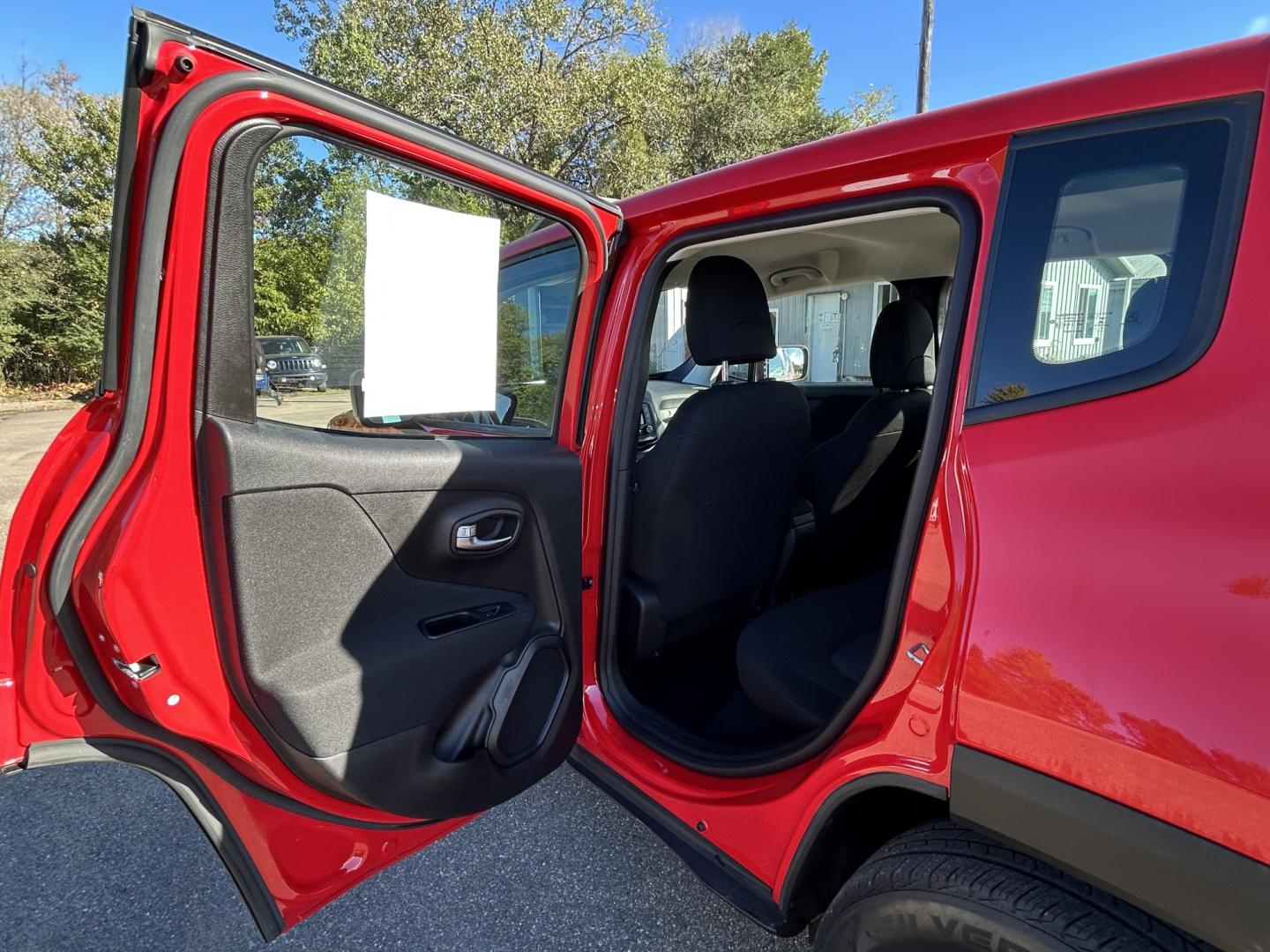 2019 Jeep Renegade Sport (ZACNJAAB7KP) with an 2.4L L4 DOHC 16V engine, 9A transmission, located at 17255 hwy 65 NE, Ham Lake, MN, 55304, 0.000000, 0.000000- Photo#10