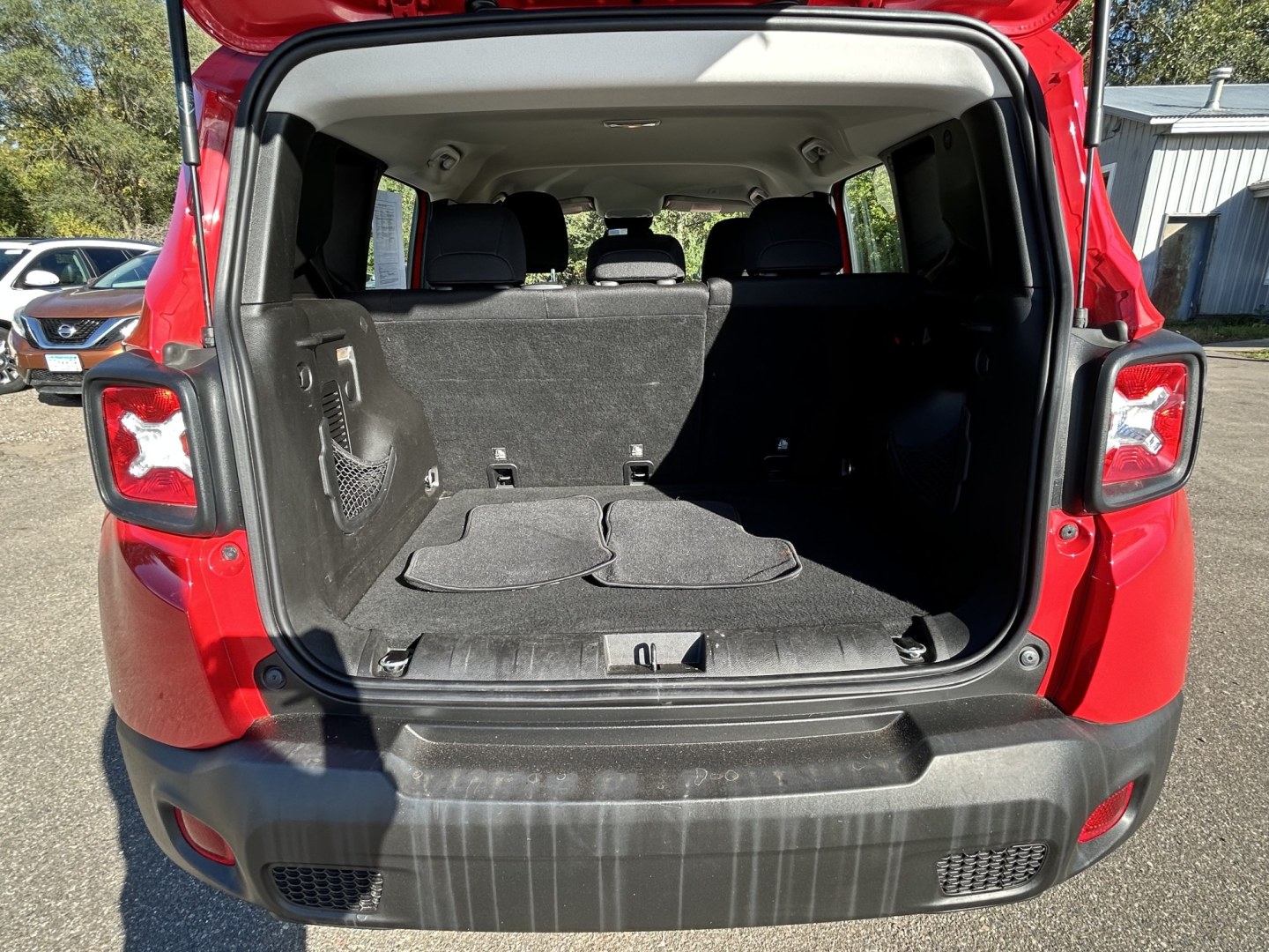 2019 Jeep Renegade Sport (ZACNJAAB7KP) with an 2.4L L4 DOHC 16V engine, 9A transmission, located at 17255 hwy 65 NE, Ham Lake, MN, 55304, 0.000000, 0.000000- Photo#16