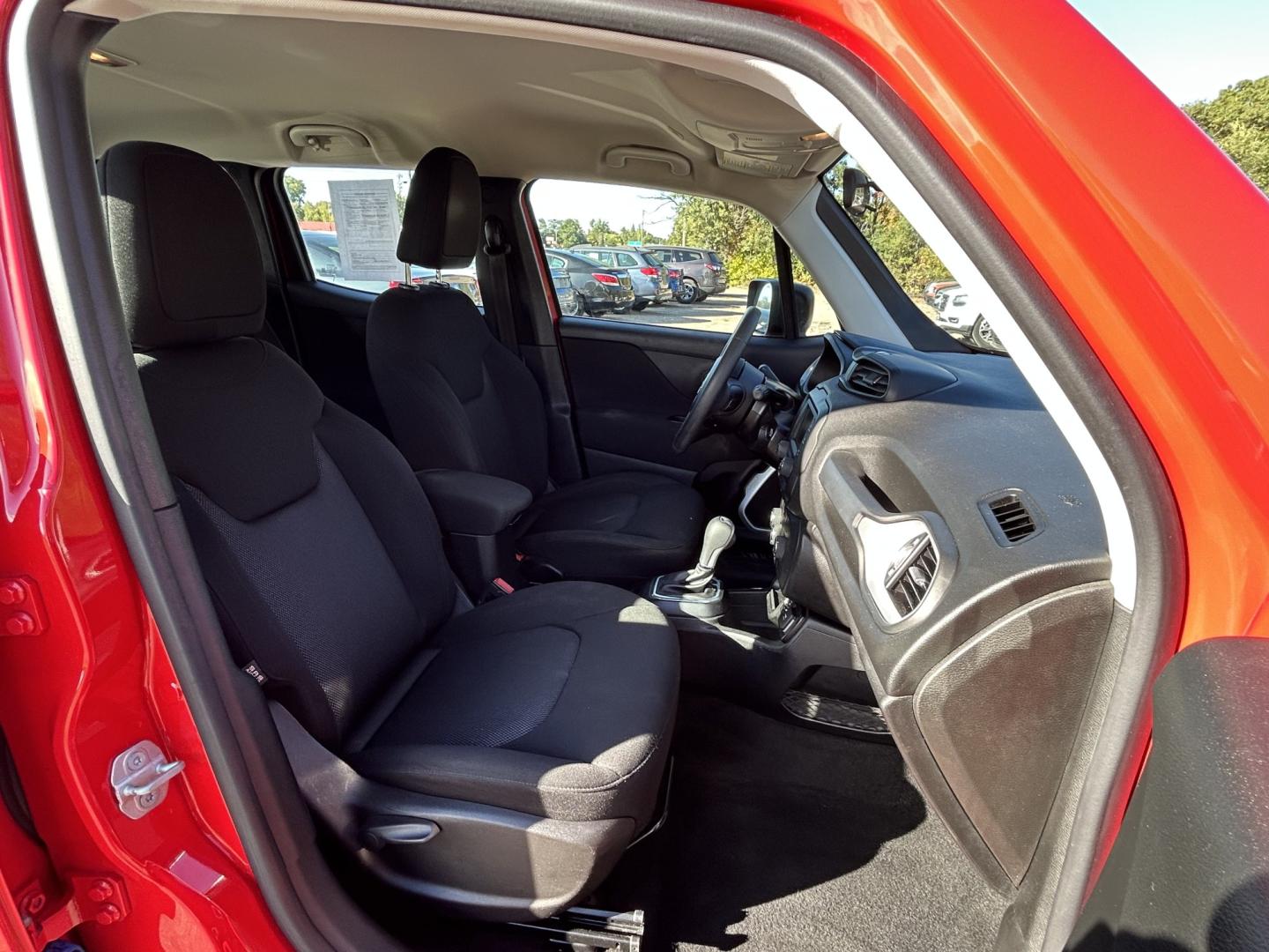 2019 Jeep Renegade Sport (ZACNJAAB7KP) with an 2.4L L4 DOHC 16V engine, 9A transmission, located at 17255 hwy 65 NE, Ham Lake, MN, 55304, 0.000000, 0.000000- Photo#15